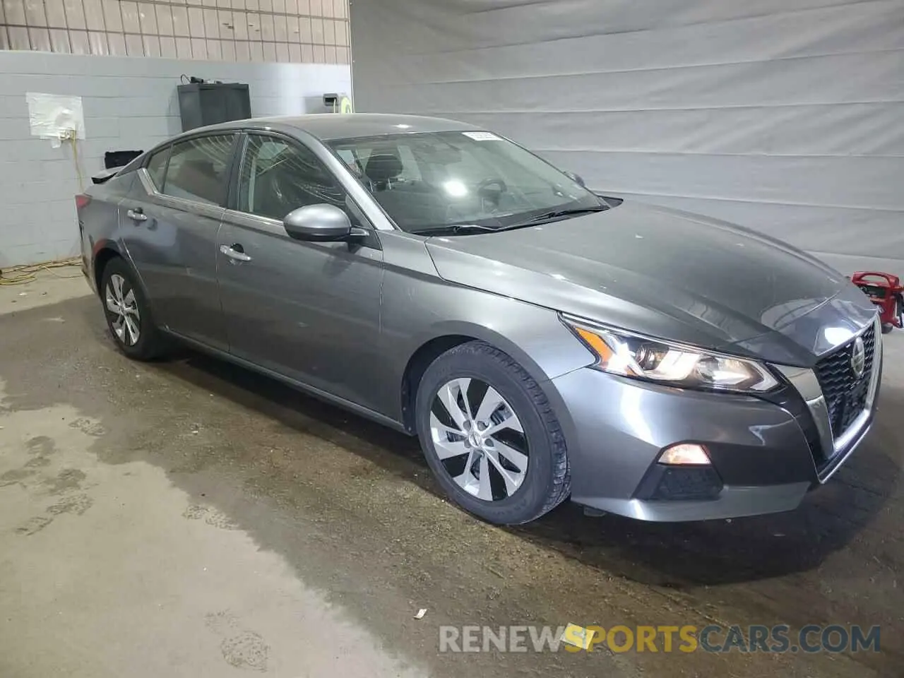 4 Photograph of a damaged car 1N4BL4BV6LC248133 NISSAN ALTIMA 2020