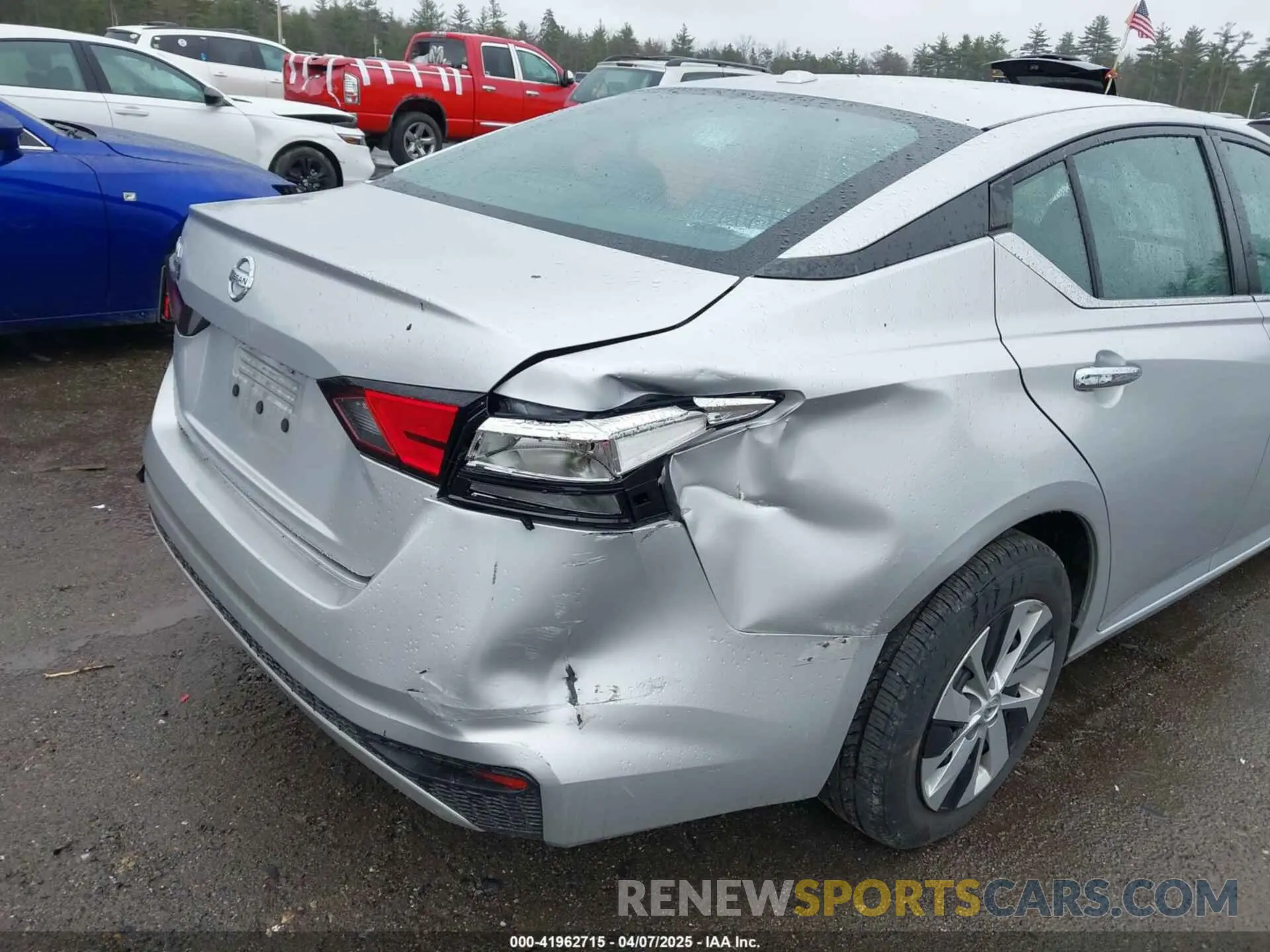 12 Photograph of a damaged car 1N4BL4BV6LC249315 NISSAN ALTIMA 2020
