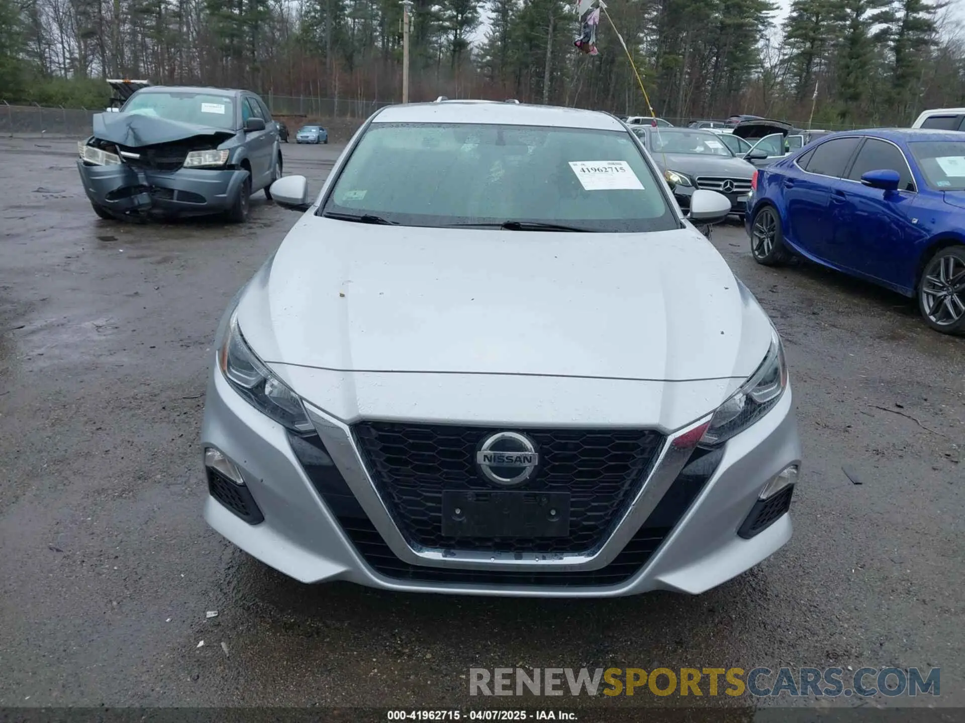 13 Photograph of a damaged car 1N4BL4BV6LC249315 NISSAN ALTIMA 2020