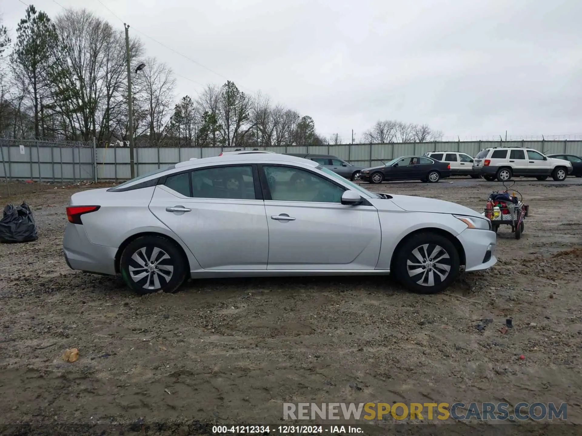 13 Photograph of a damaged car 1N4BL4BV6LC253557 NISSAN ALTIMA 2020