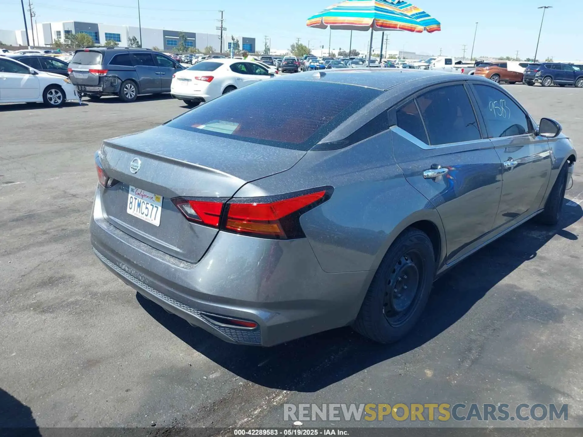 4 Photograph of a damaged car 1N4BL4BV6LC260038 NISSAN ALTIMA 2020