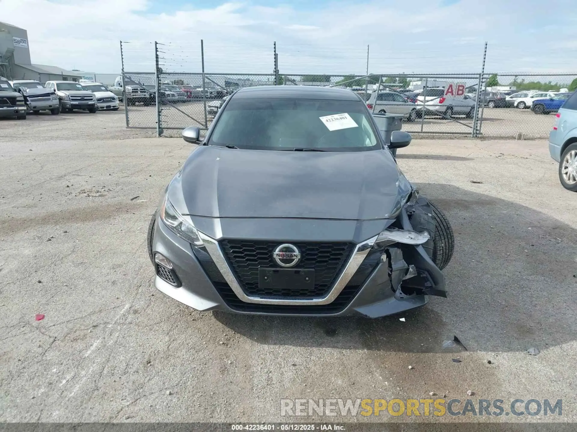 12 Photograph of a damaged car 1N4BL4BV6LC260508 NISSAN ALTIMA 2020