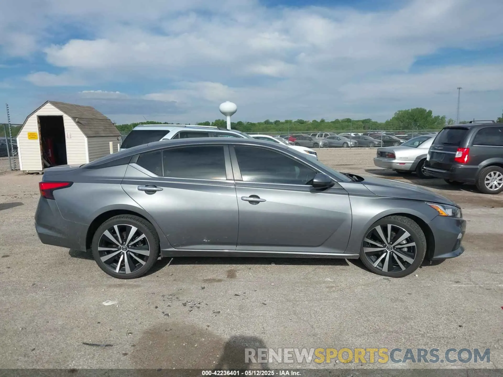 13 Photograph of a damaged car 1N4BL4BV6LC260508 NISSAN ALTIMA 2020