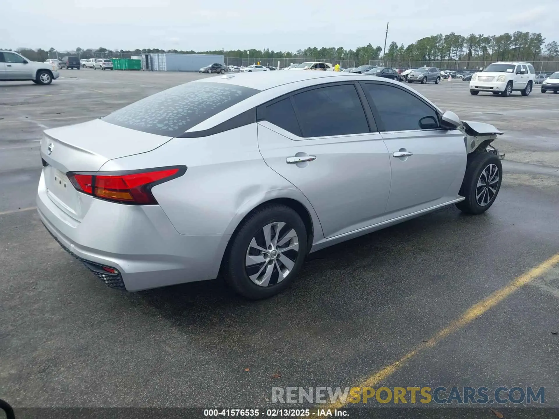 4 Photograph of a damaged car 1N4BL4BV6LC261254 NISSAN ALTIMA 2020