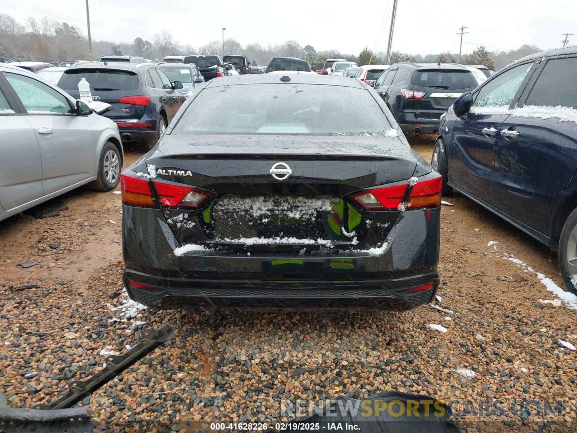 17 Photograph of a damaged car 1N4BL4BV6LC271461 NISSAN ALTIMA 2020