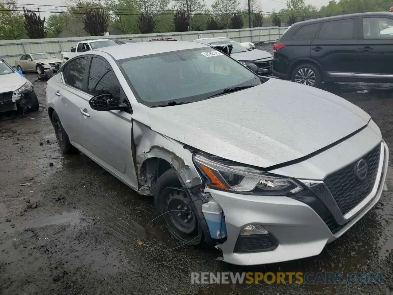 4 Photograph of a damaged car 1N4BL4BV6LC273467 NISSAN ALTIMA 2020