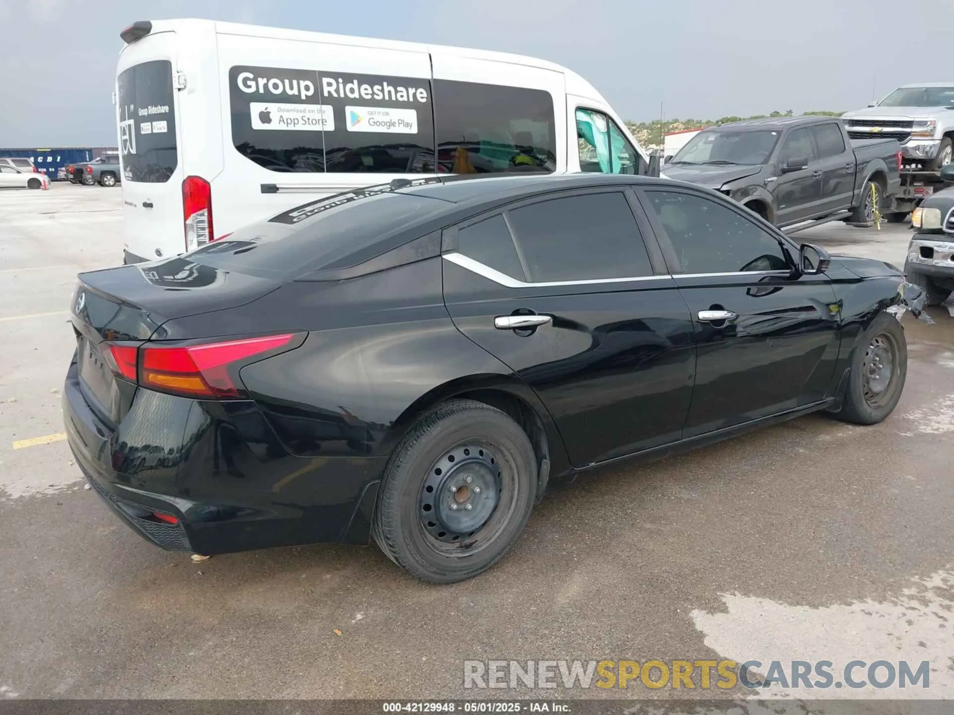 4 Photograph of a damaged car 1N4BL4BV6LN305158 NISSAN ALTIMA 2020