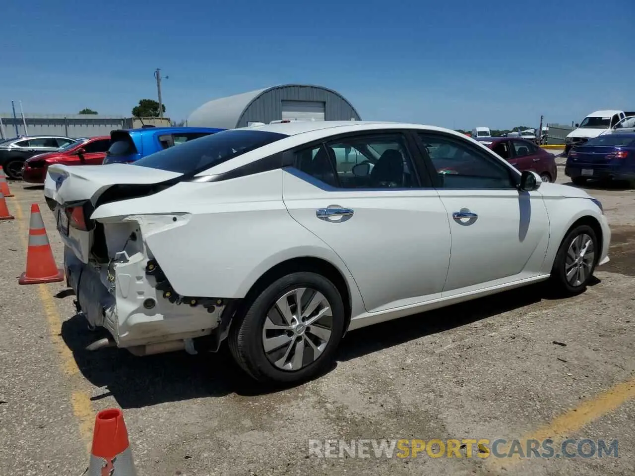 3 Photograph of a damaged car 1N4BL4BV6LN313194 NISSAN ALTIMA 2020
