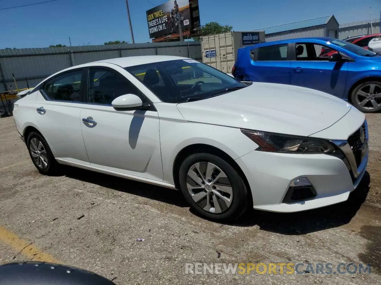 4 Photograph of a damaged car 1N4BL4BV6LN313194 NISSAN ALTIMA 2020