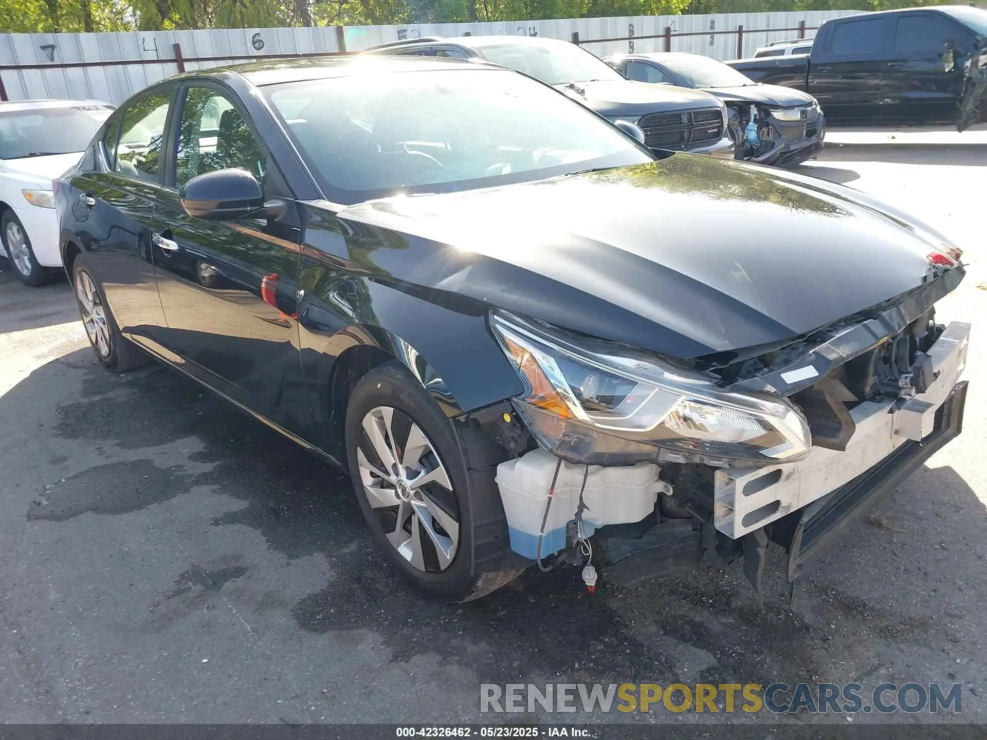 1 Photograph of a damaged car 1N4BL4BV6LN319318 NISSAN ALTIMA 2020