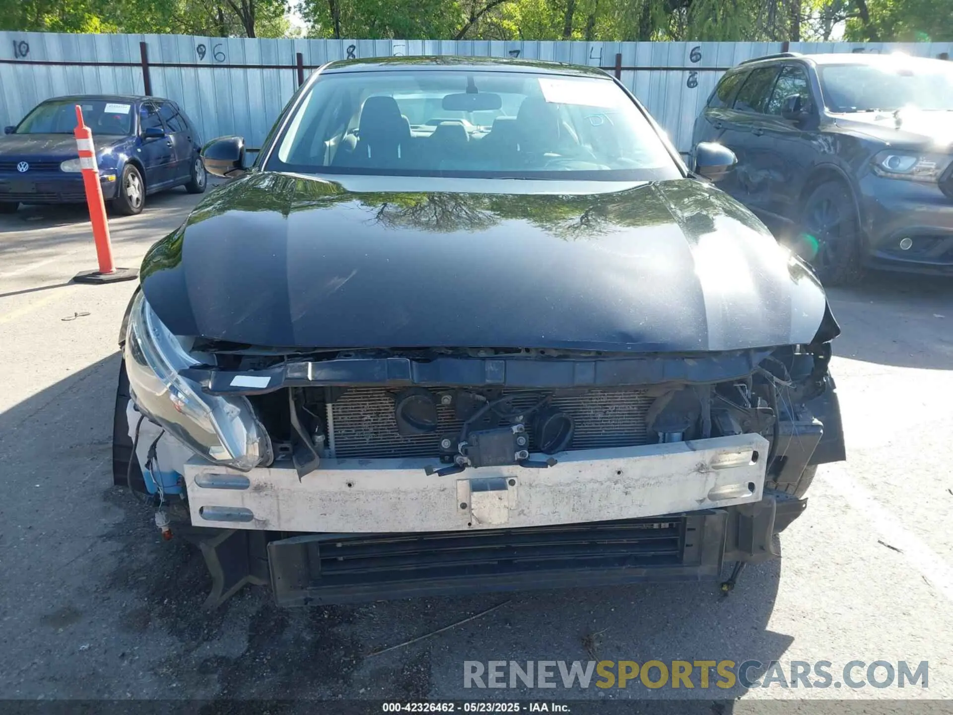 13 Photograph of a damaged car 1N4BL4BV6LN319318 NISSAN ALTIMA 2020