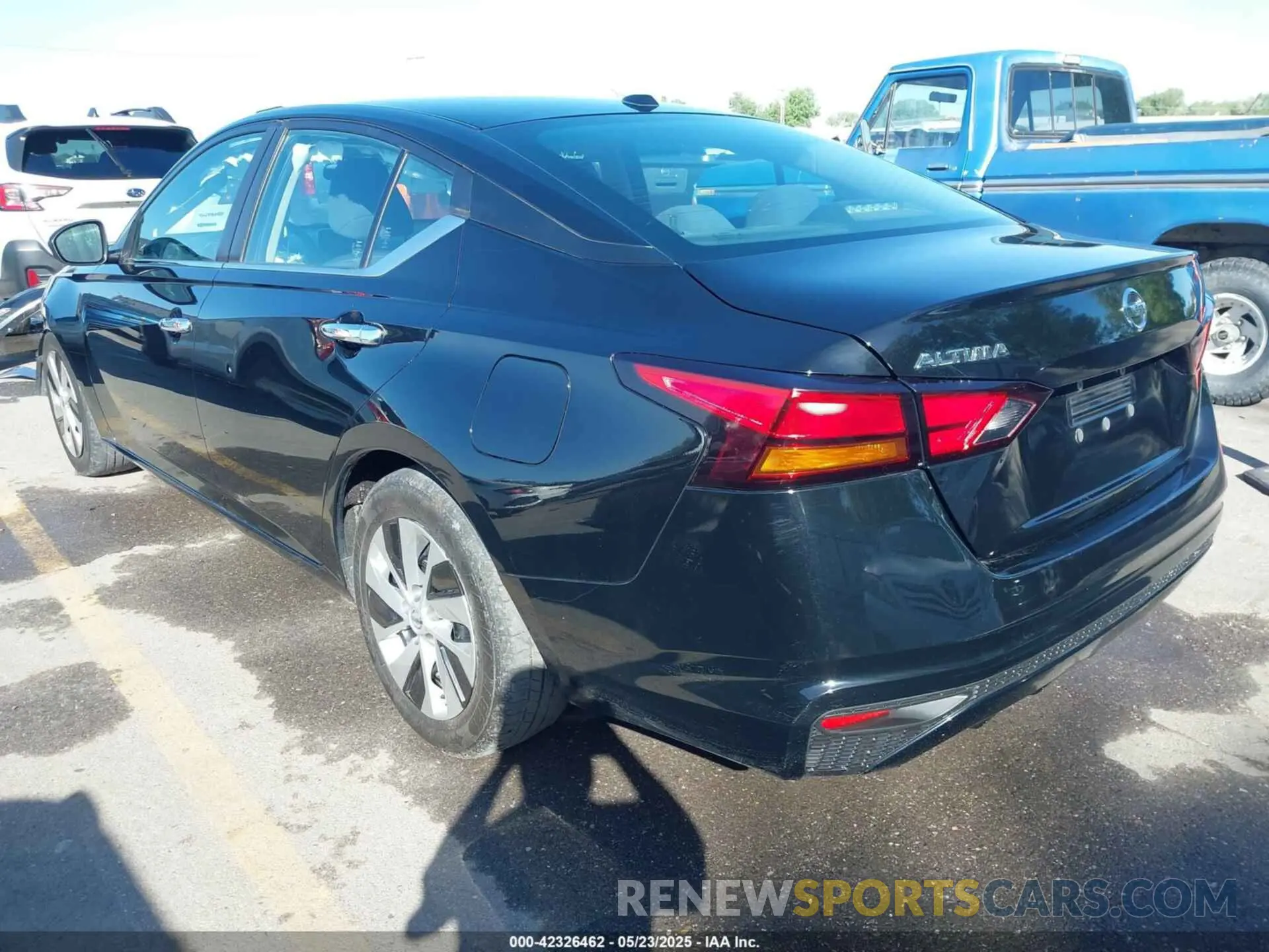 3 Photograph of a damaged car 1N4BL4BV6LN319318 NISSAN ALTIMA 2020