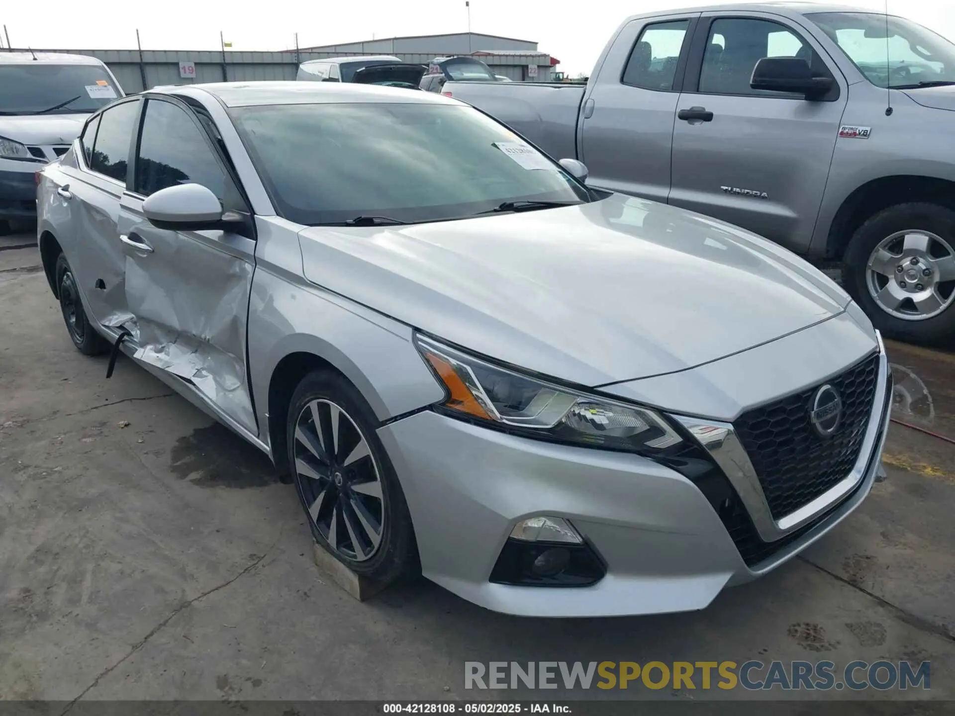 1 Photograph of a damaged car 1N4BL4BV6LN321215 NISSAN ALTIMA 2020