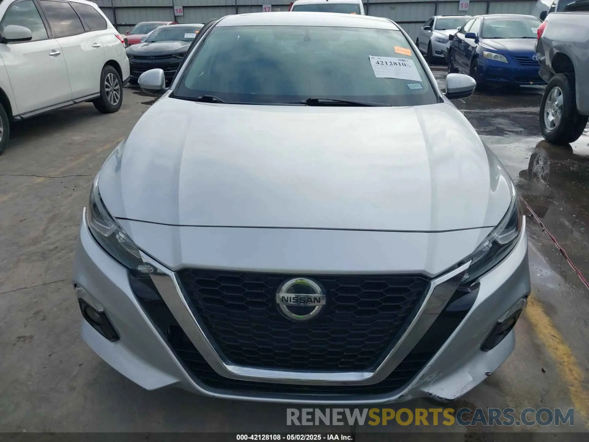 12 Photograph of a damaged car 1N4BL4BV6LN321215 NISSAN ALTIMA 2020