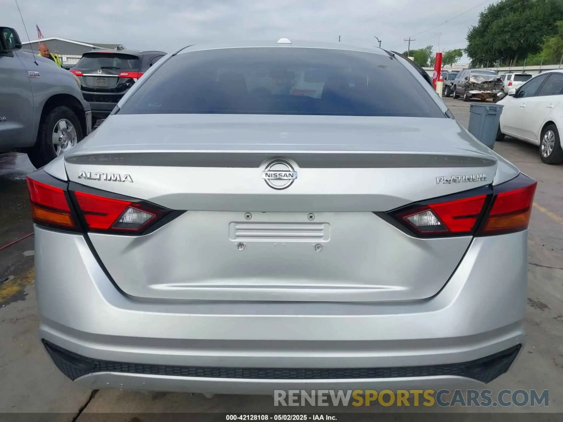 16 Photograph of a damaged car 1N4BL4BV6LN321215 NISSAN ALTIMA 2020