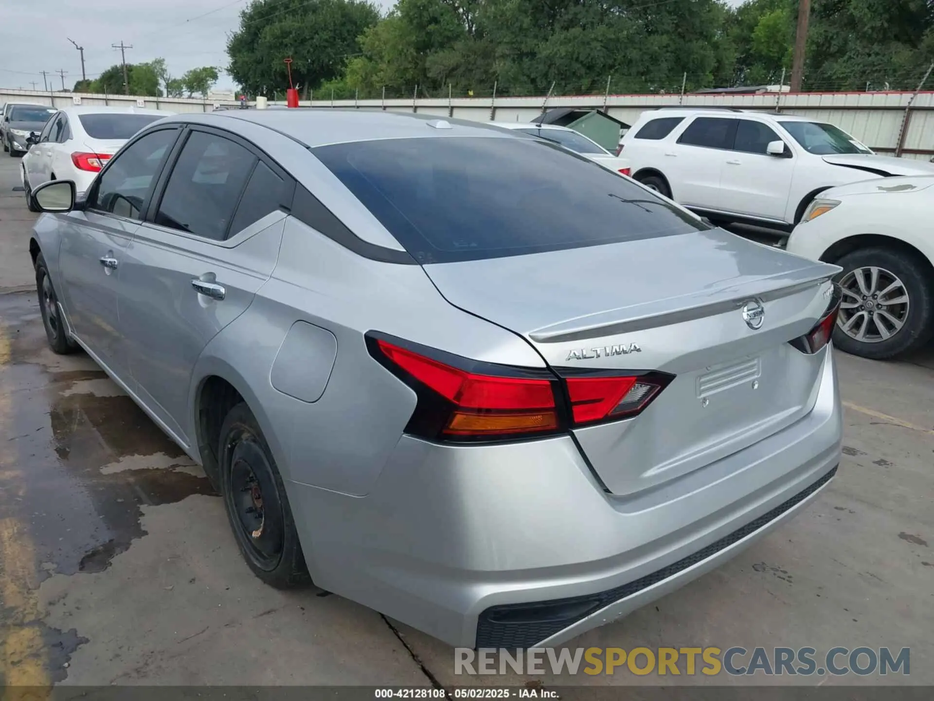 3 Photograph of a damaged car 1N4BL4BV6LN321215 NISSAN ALTIMA 2020