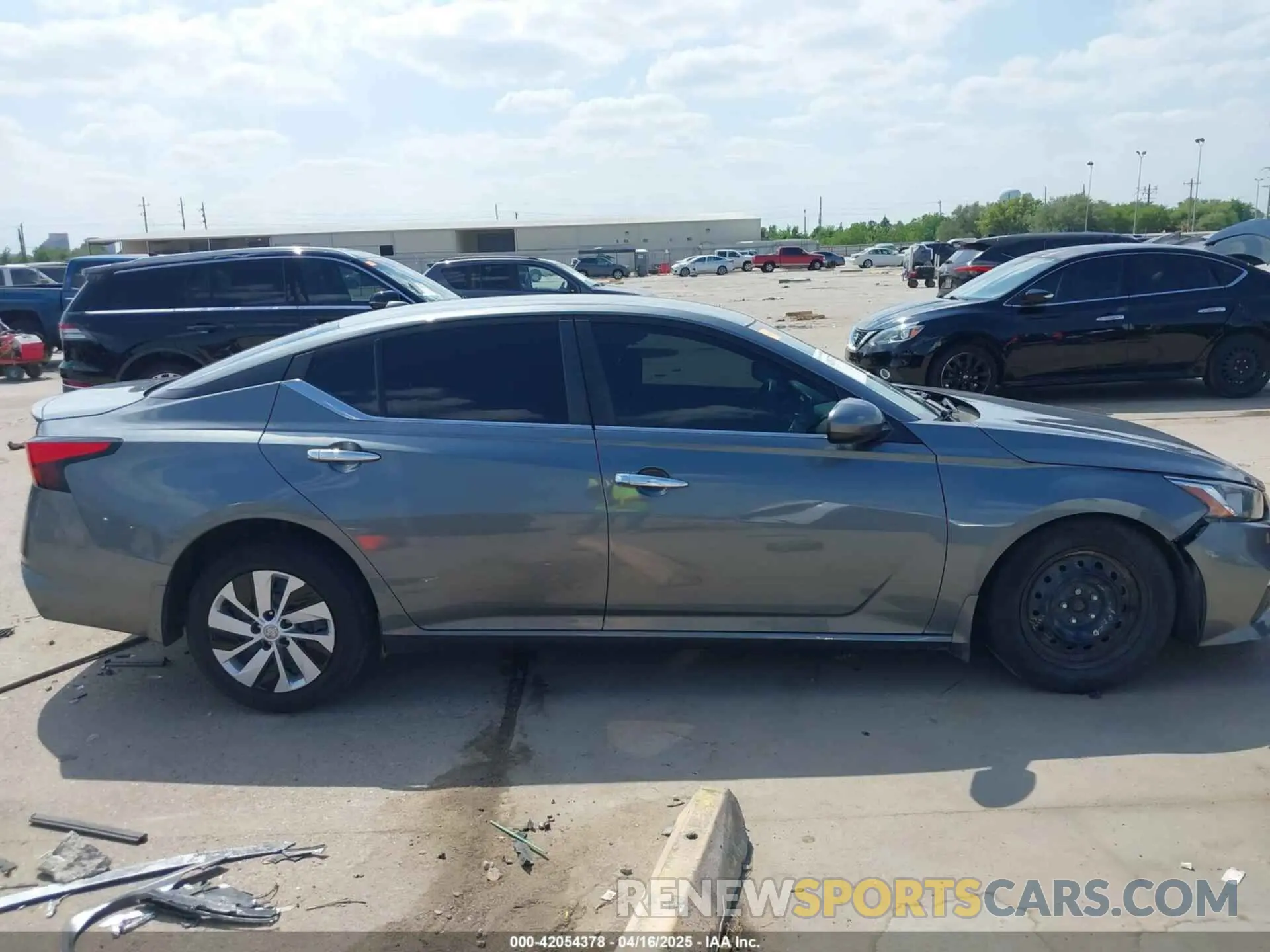 13 Photograph of a damaged car 1N4BL4BV7LC114313 NISSAN ALTIMA 2020