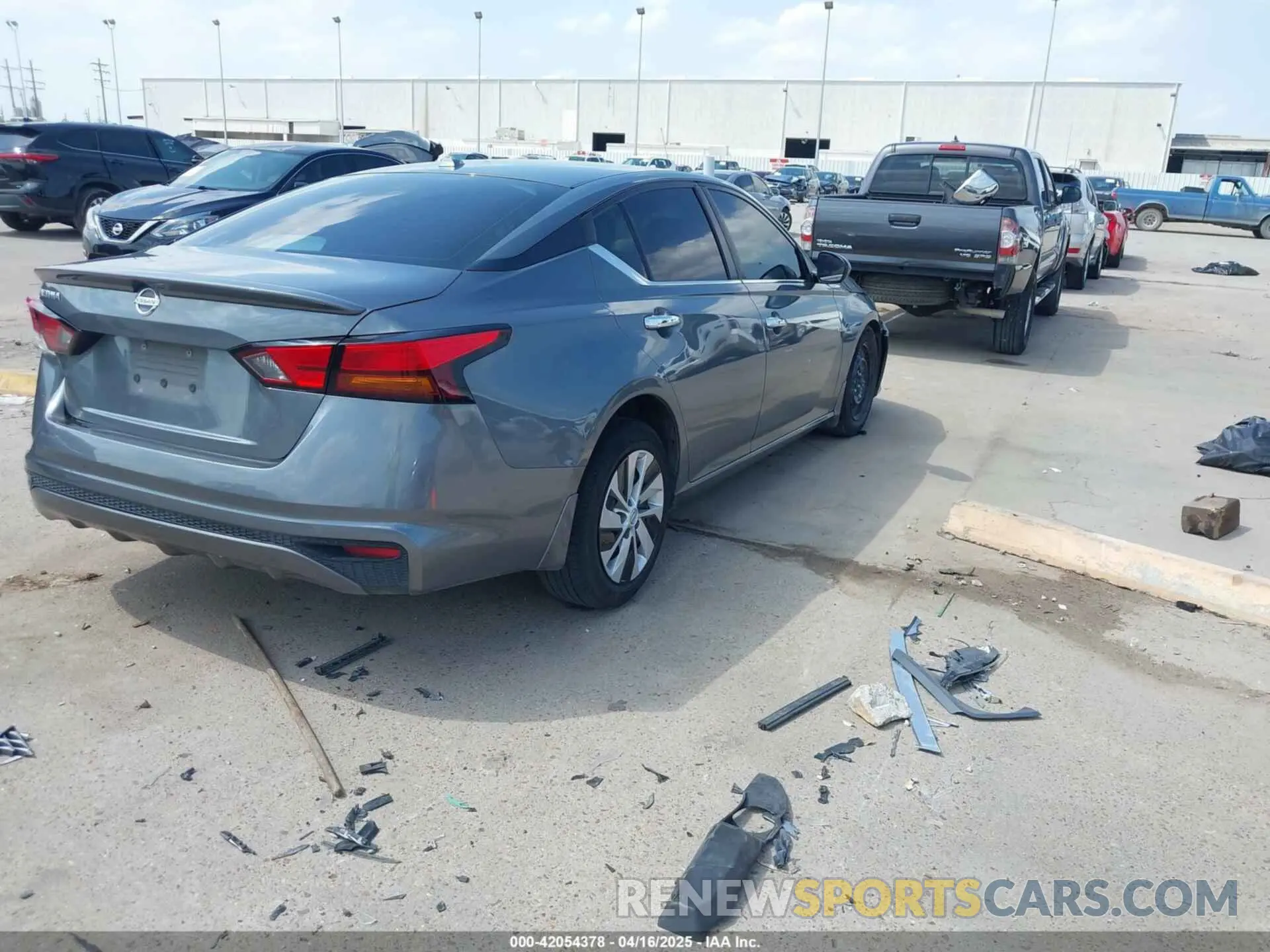 4 Photograph of a damaged car 1N4BL4BV7LC114313 NISSAN ALTIMA 2020