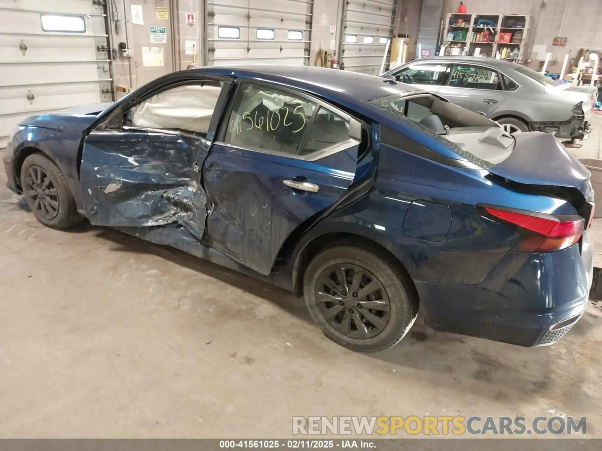 3 Photograph of a damaged car 1N4BL4BV7LC138479 NISSAN ALTIMA 2020