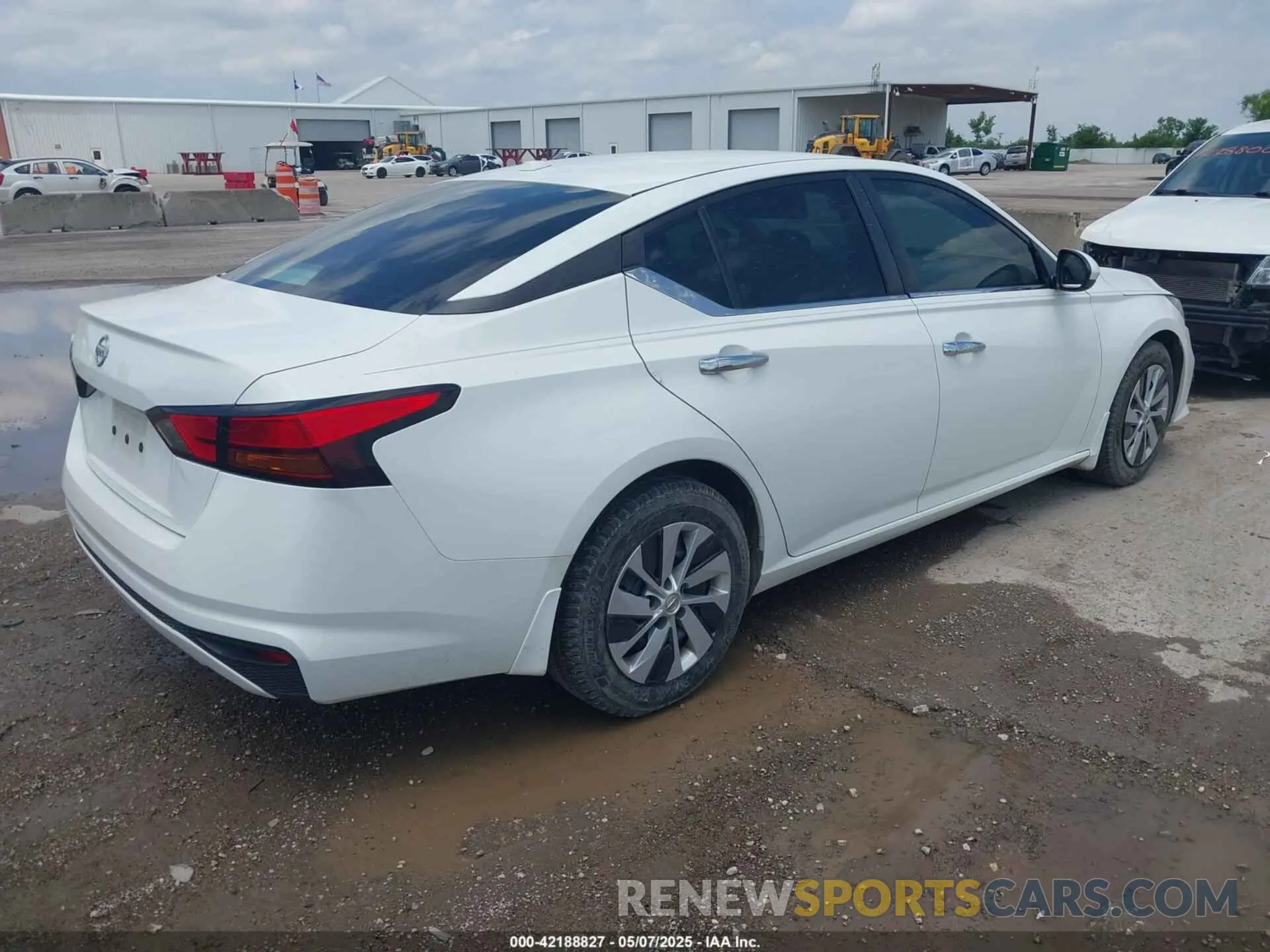 4 Photograph of a damaged car 1N4BL4BV7LC179128 NISSAN ALTIMA 2020