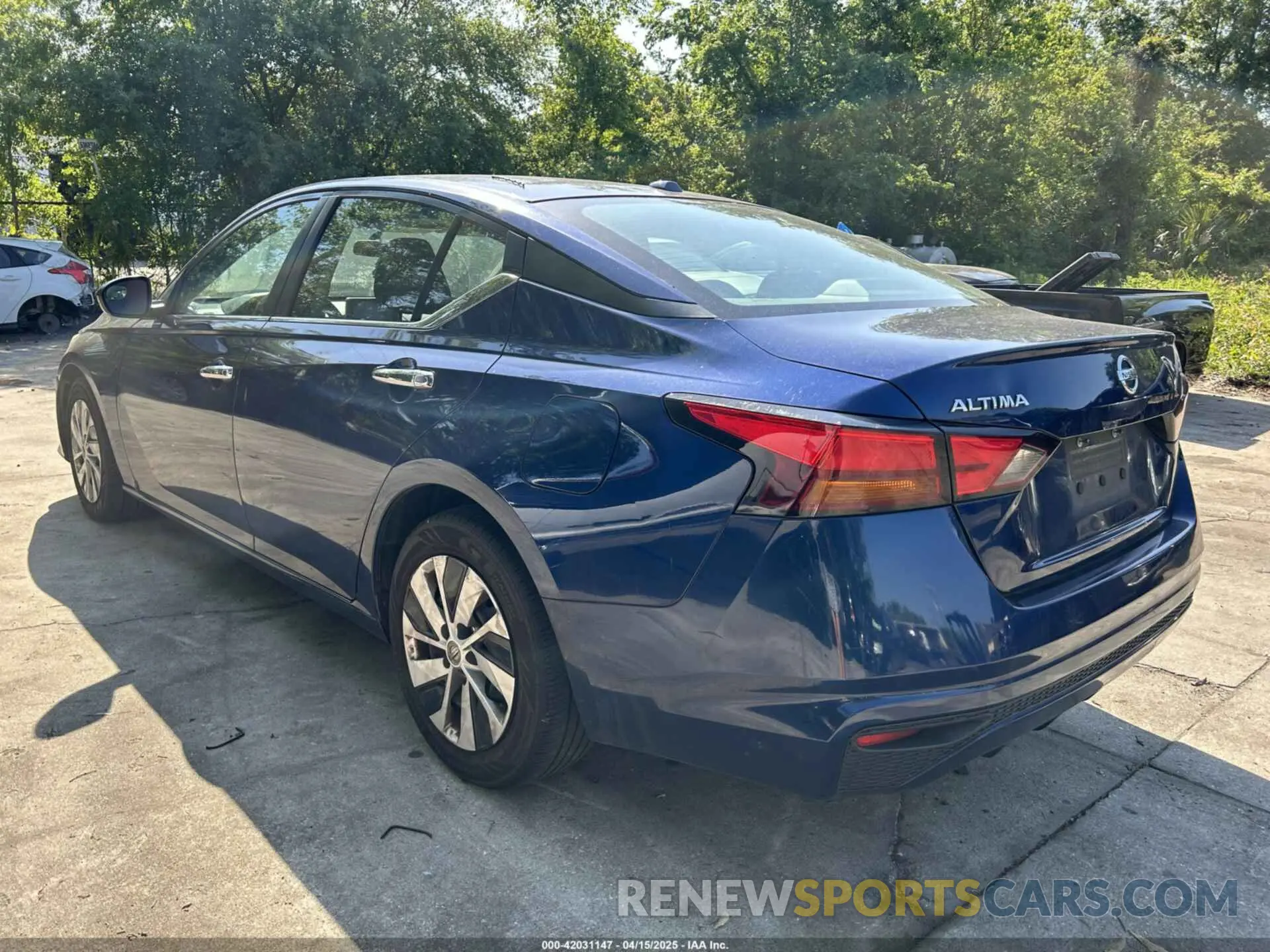 4 Photograph of a damaged car 1N4BL4BV7LC193210 NISSAN ALTIMA 2020