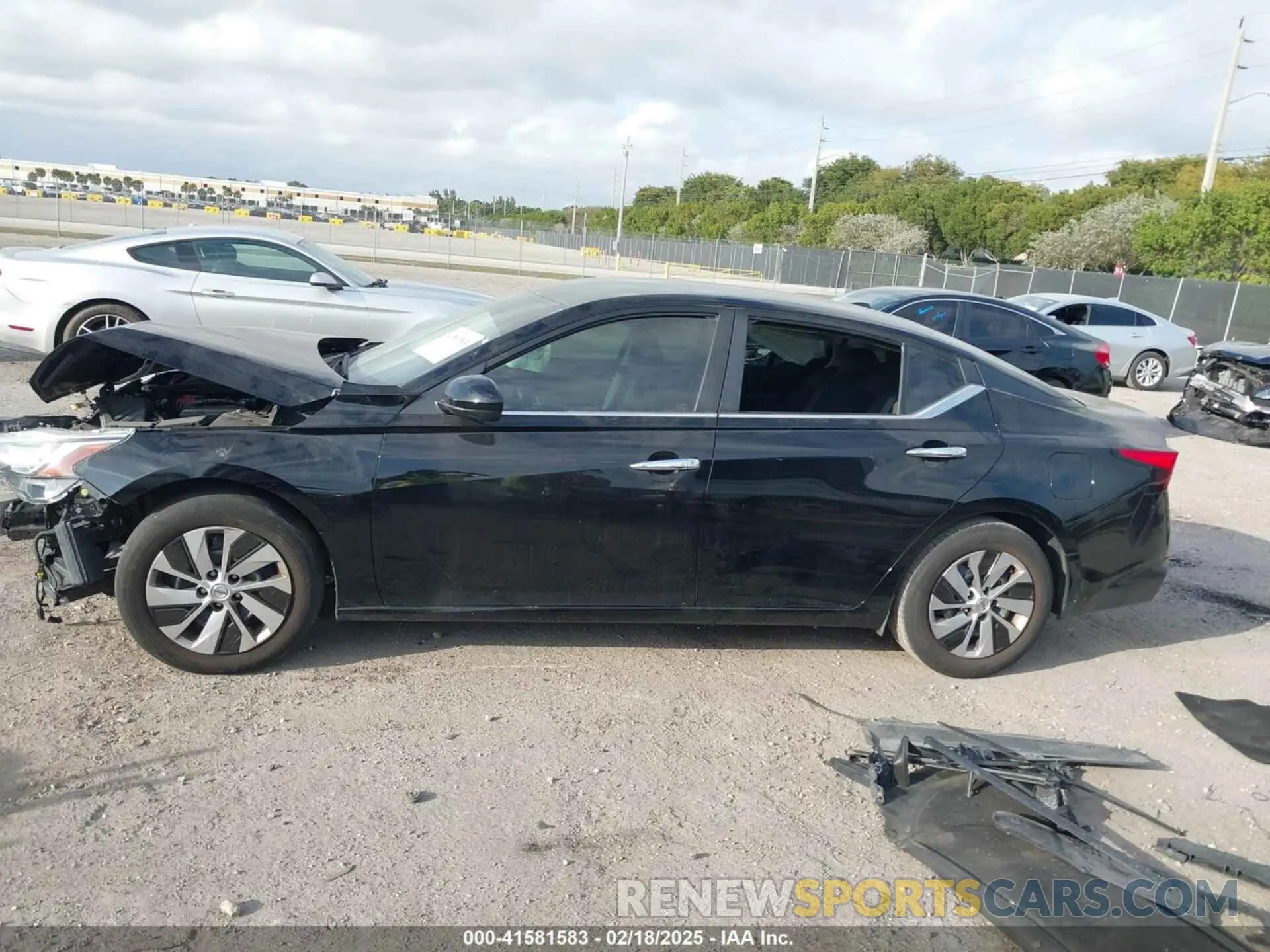 13 Photograph of a damaged car 1N4BL4BV7LC198648 NISSAN ALTIMA 2020