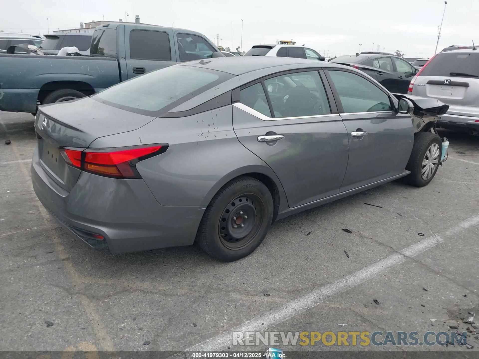 4 Photograph of a damaged car 1N4BL4BV7LC214976 NISSAN ALTIMA 2020