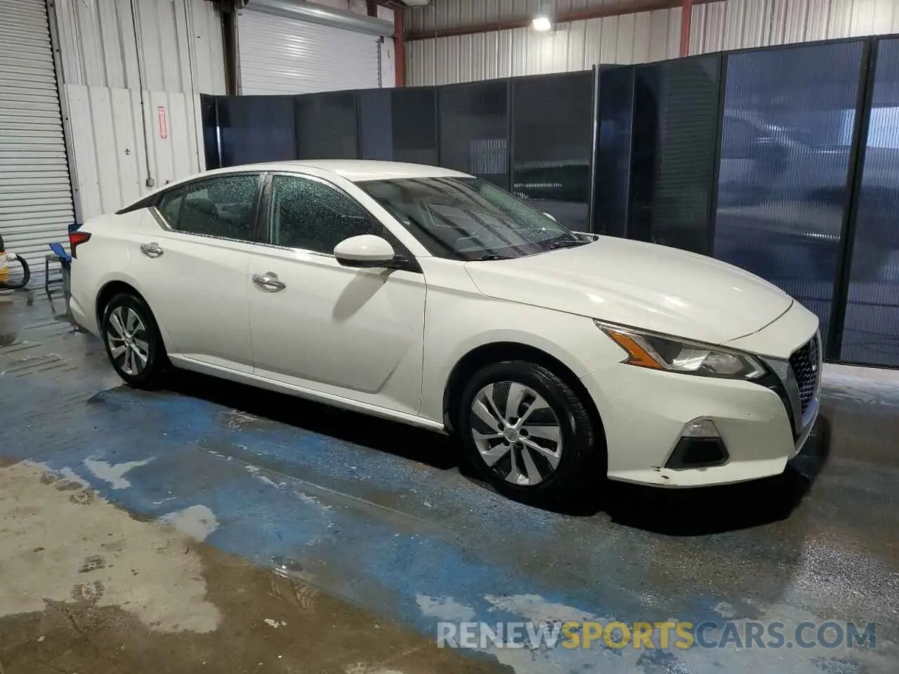 4 Photograph of a damaged car 1N4BL4BV7LC215254 NISSAN ALTIMA 2020