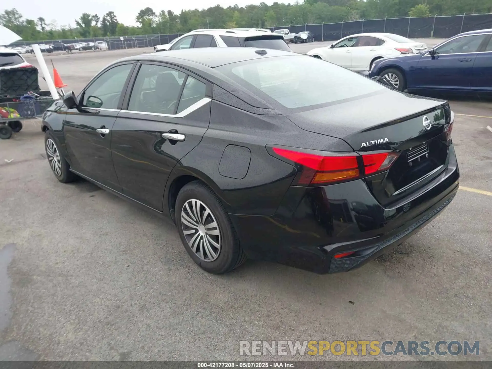 3 Photograph of a damaged car 1N4BL4BV7LC218686 NISSAN ALTIMA 2020