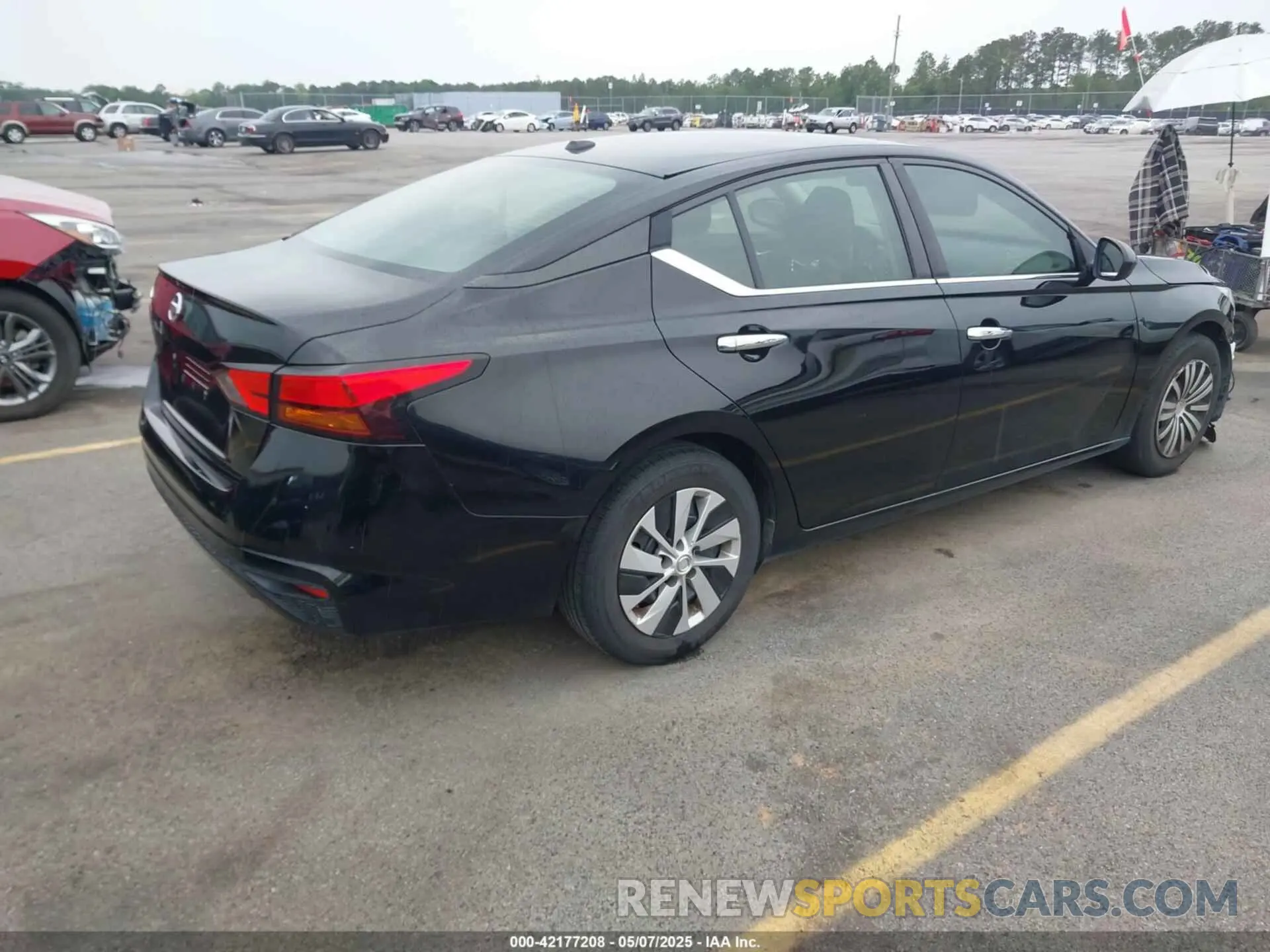 4 Photograph of a damaged car 1N4BL4BV7LC218686 NISSAN ALTIMA 2020