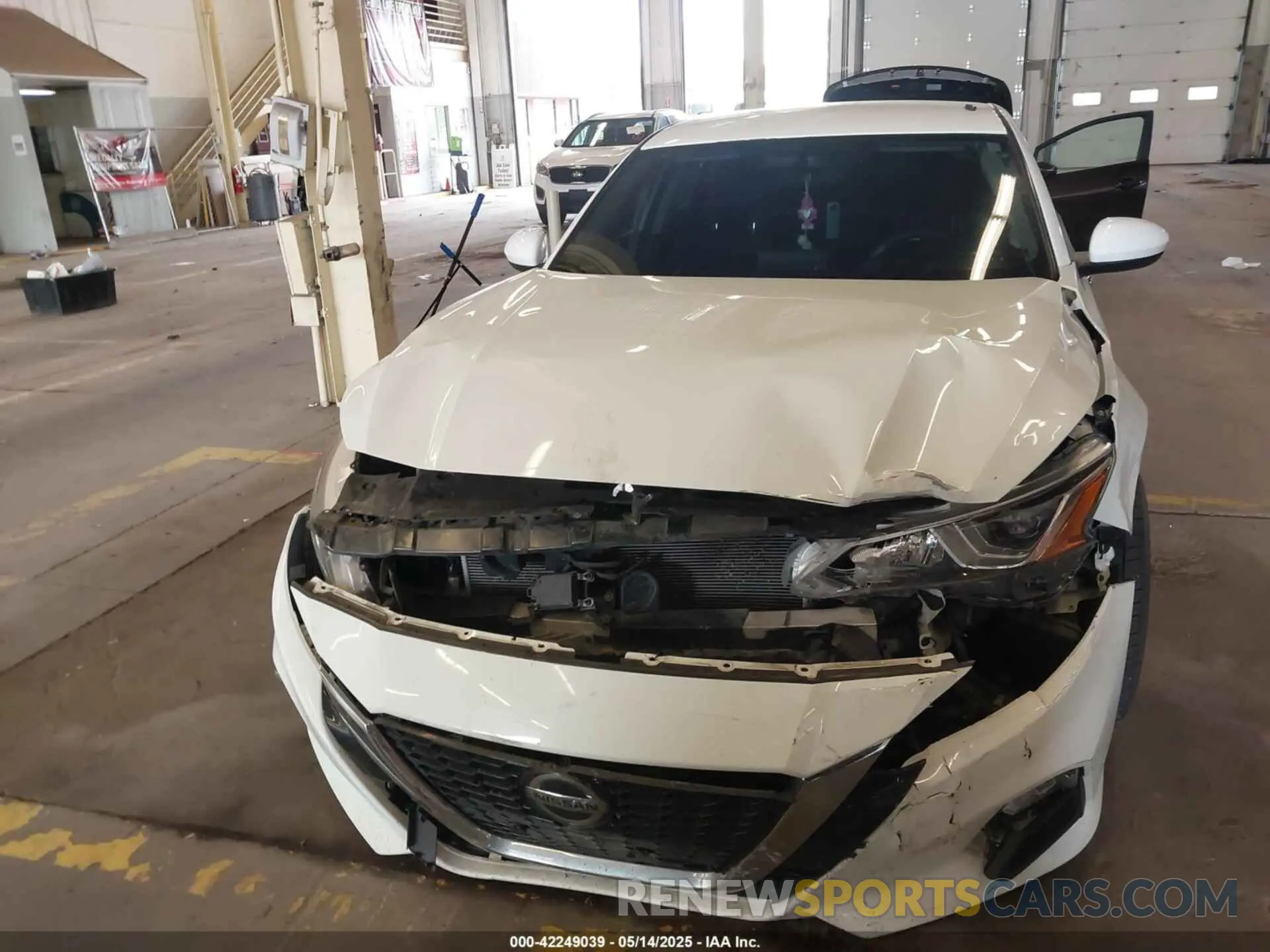 12 Photograph of a damaged car 1N4BL4BV7LC242762 NISSAN ALTIMA 2020