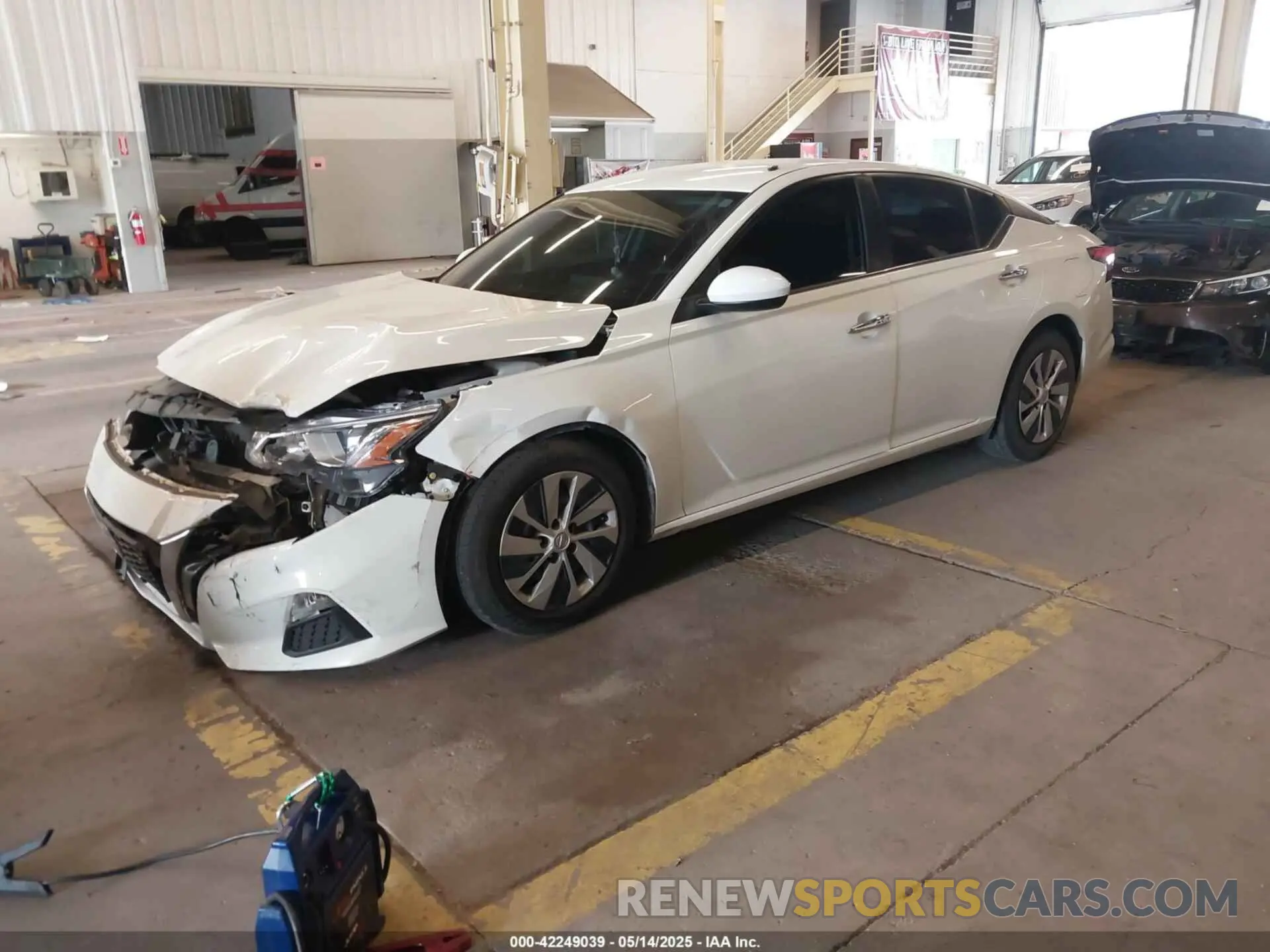 2 Photograph of a damaged car 1N4BL4BV7LC242762 NISSAN ALTIMA 2020