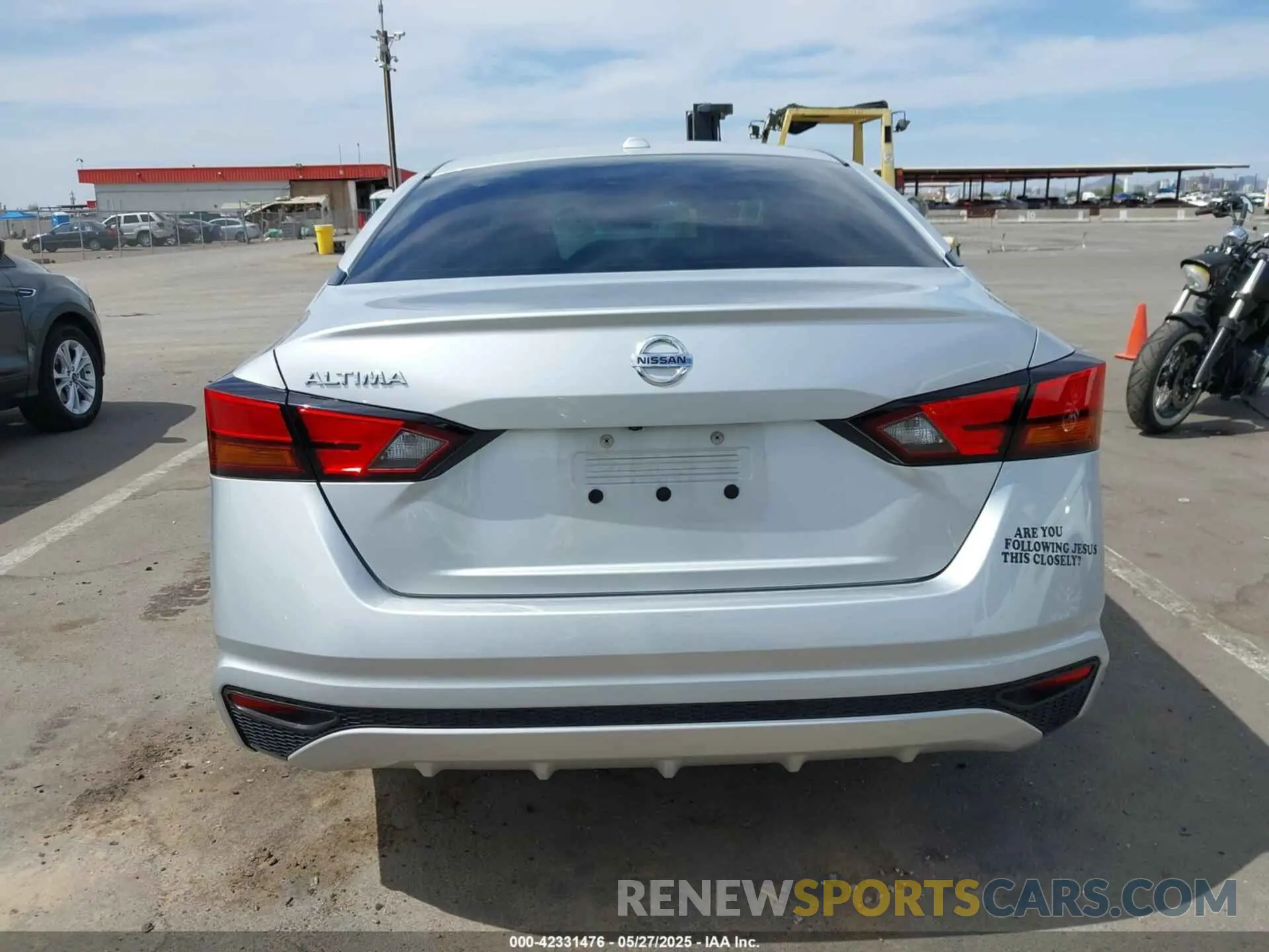 17 Photograph of a damaged car 1N4BL4BV7LC259562 NISSAN ALTIMA 2020