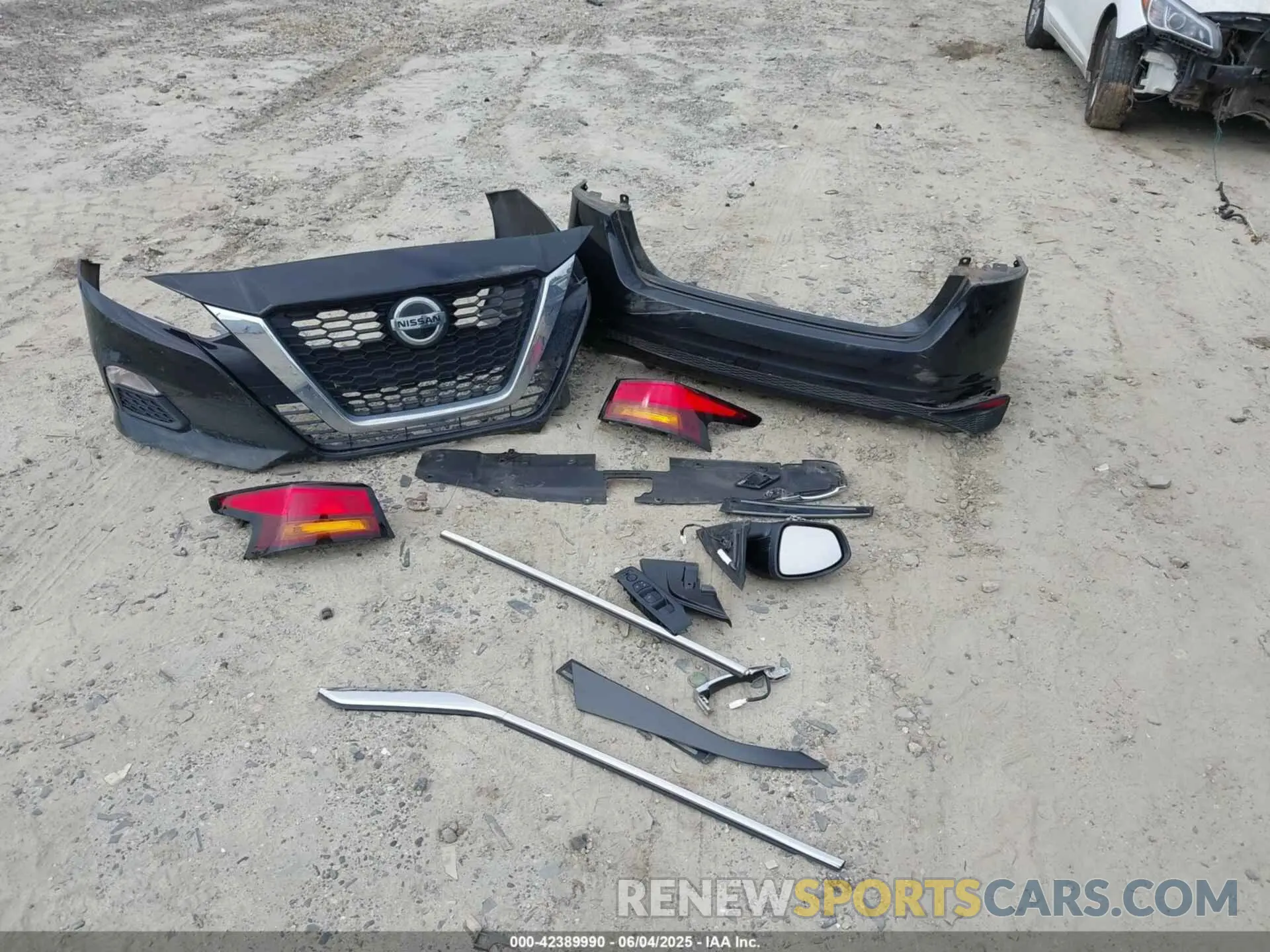 12 Photograph of a damaged car 1N4BL4BV7LC266768 NISSAN ALTIMA 2020