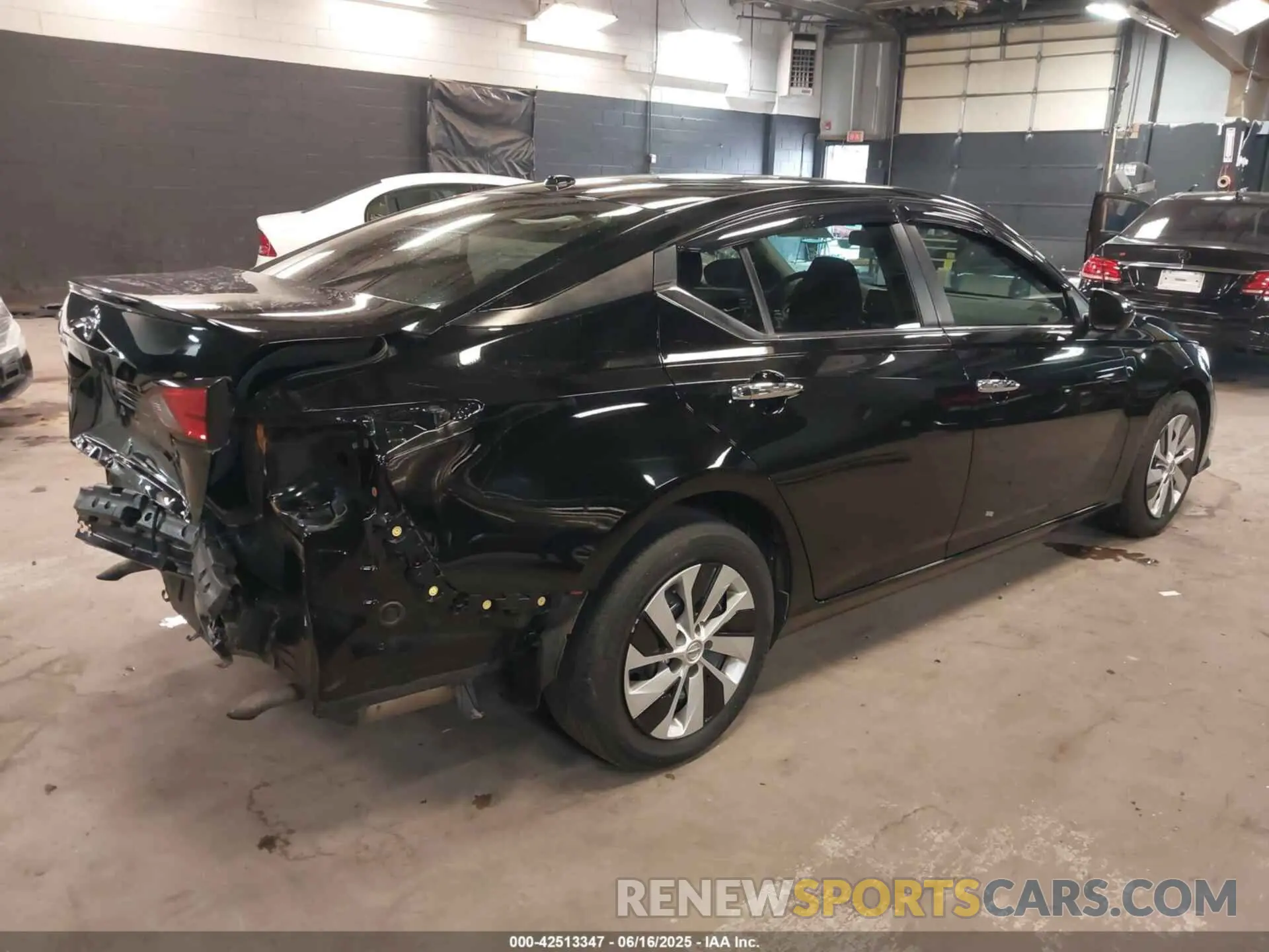 4 Photograph of a damaged car 1N4BL4BV7LC269881 NISSAN ALTIMA 2020