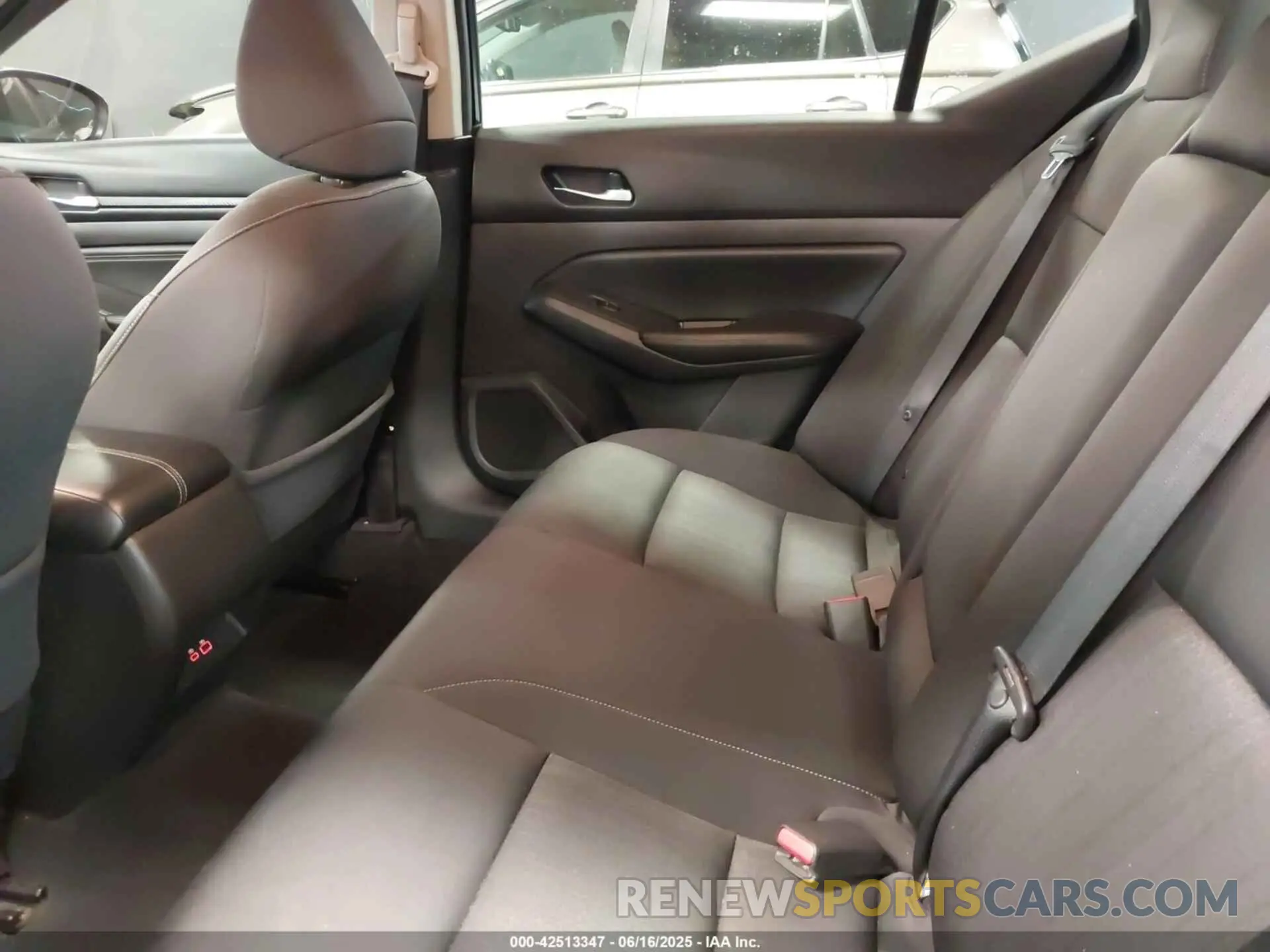 8 Photograph of a damaged car 1N4BL4BV7LC269881 NISSAN ALTIMA 2020