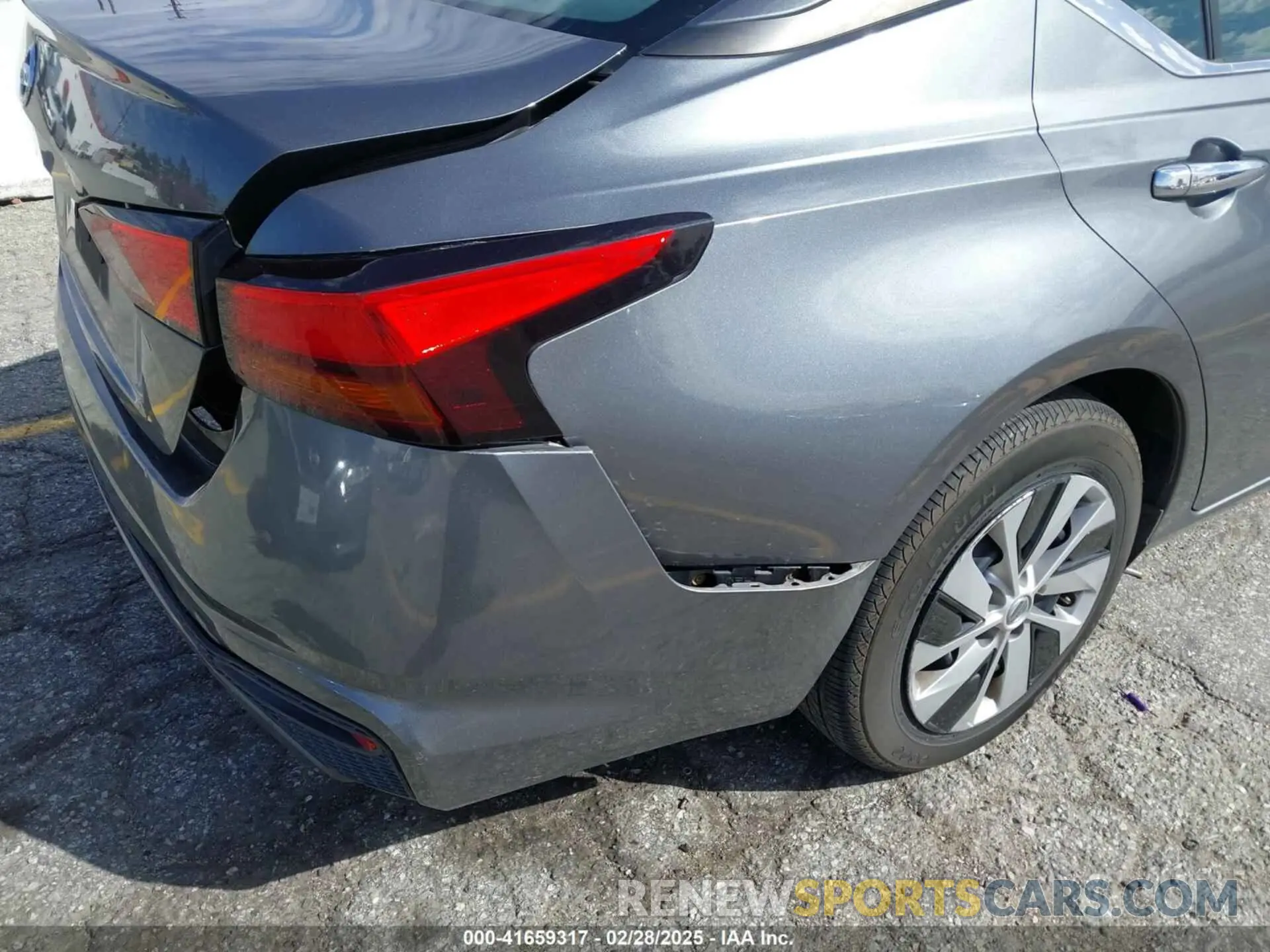 21 Photograph of a damaged car 1N4BL4BV7LN302026 NISSAN ALTIMA 2020