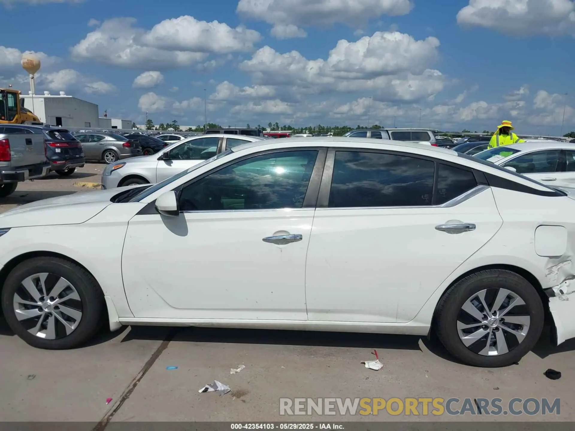 15 Photograph of a damaged car 1N4BL4BV7LN311664 NISSAN ALTIMA 2020
