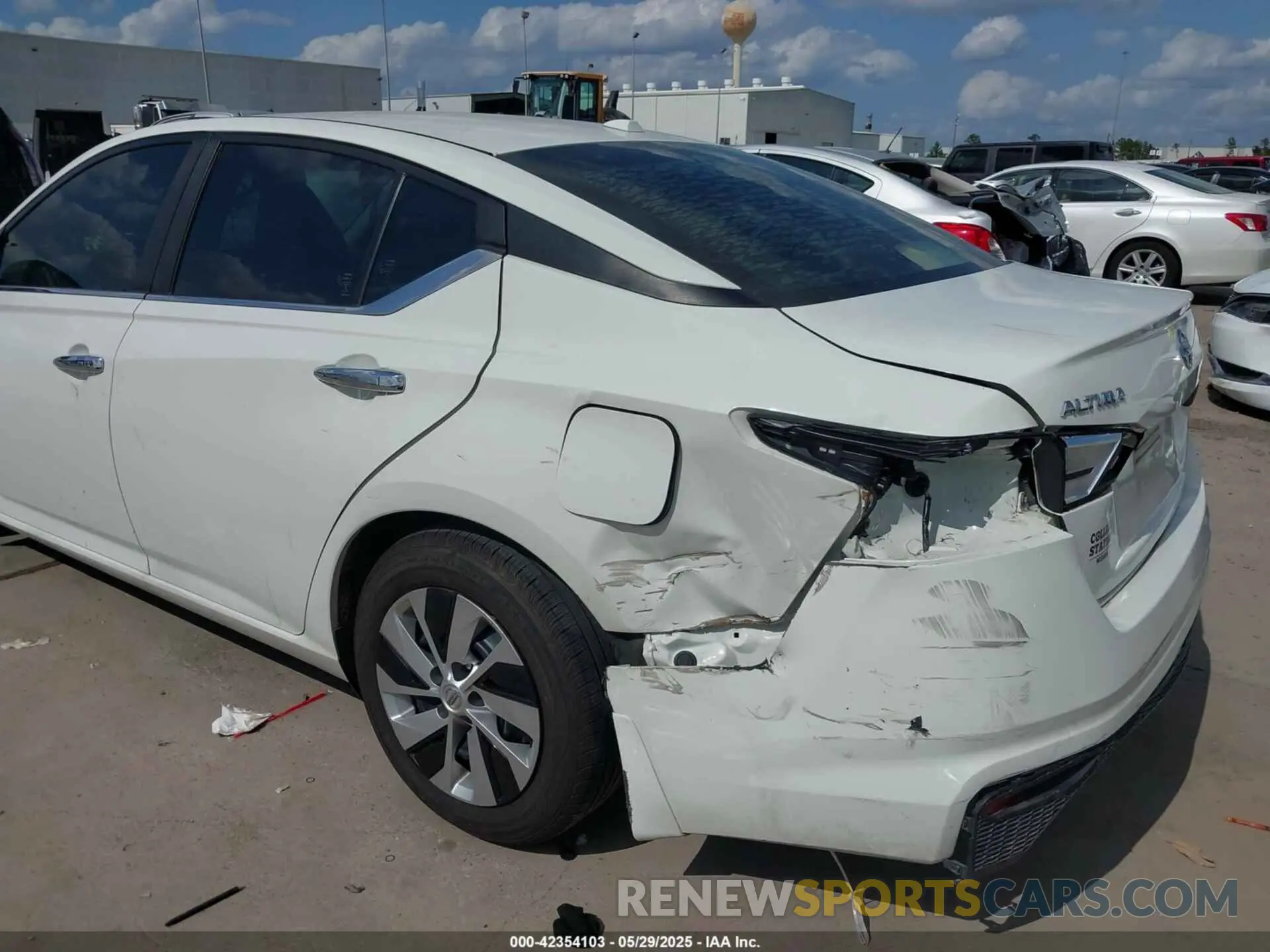 6 Photograph of a damaged car 1N4BL4BV7LN311664 NISSAN ALTIMA 2020