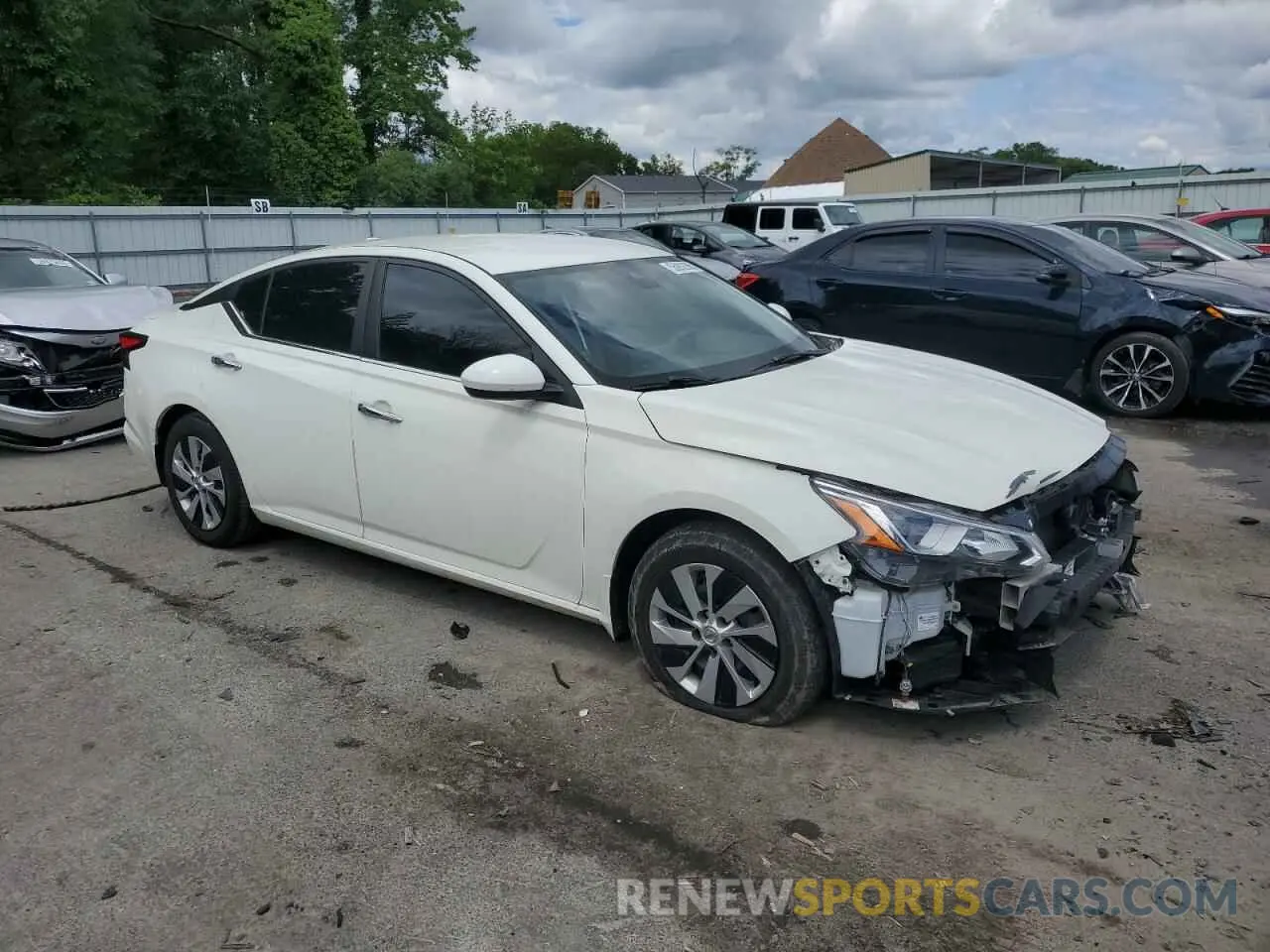 4 Photograph of a damaged car 1N4BL4BV7LN323619 NISSAN ALTIMA 2020