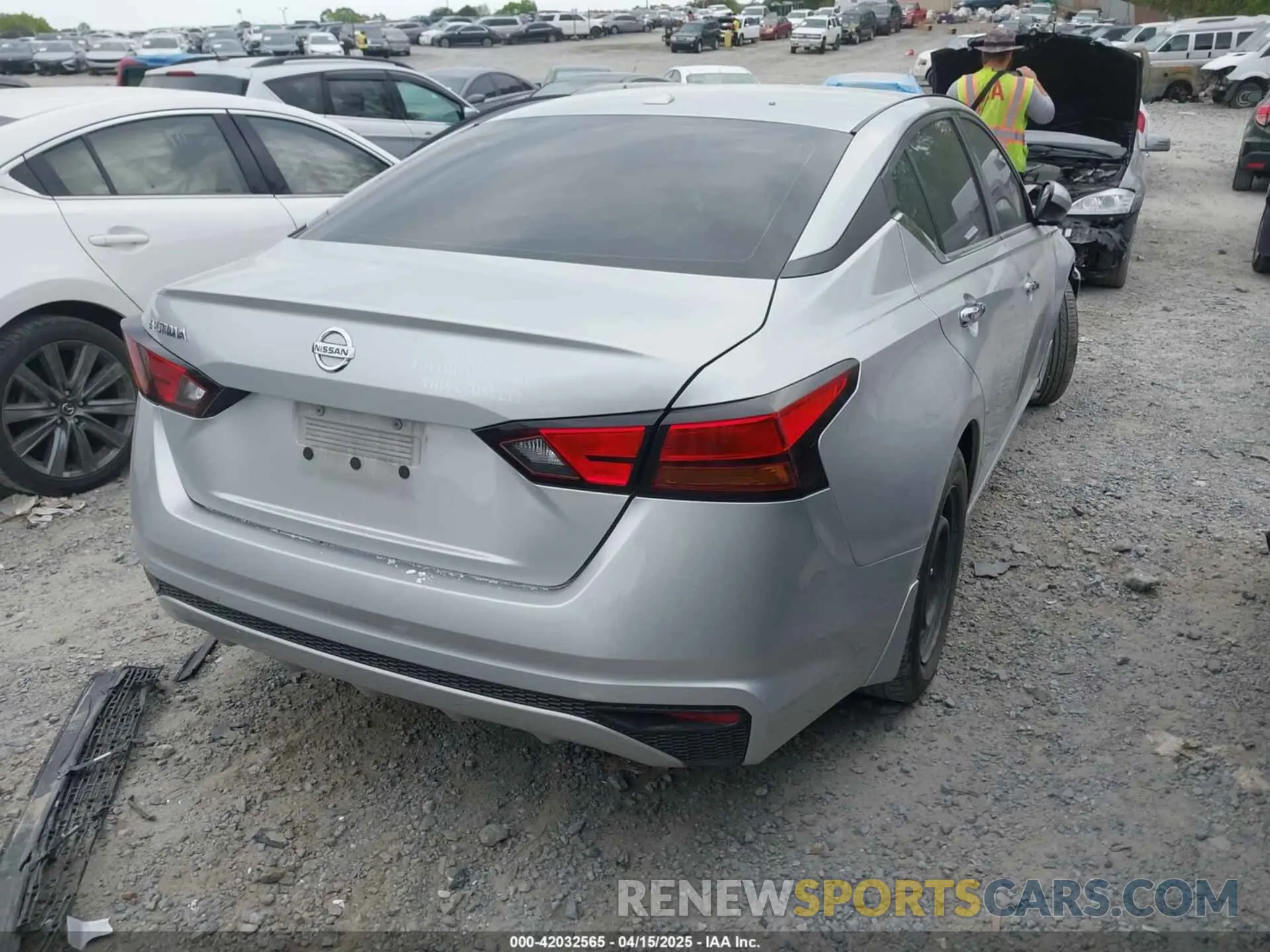 4 Photograph of a damaged car 1N4BL4BV8LC123487 NISSAN ALTIMA 2020