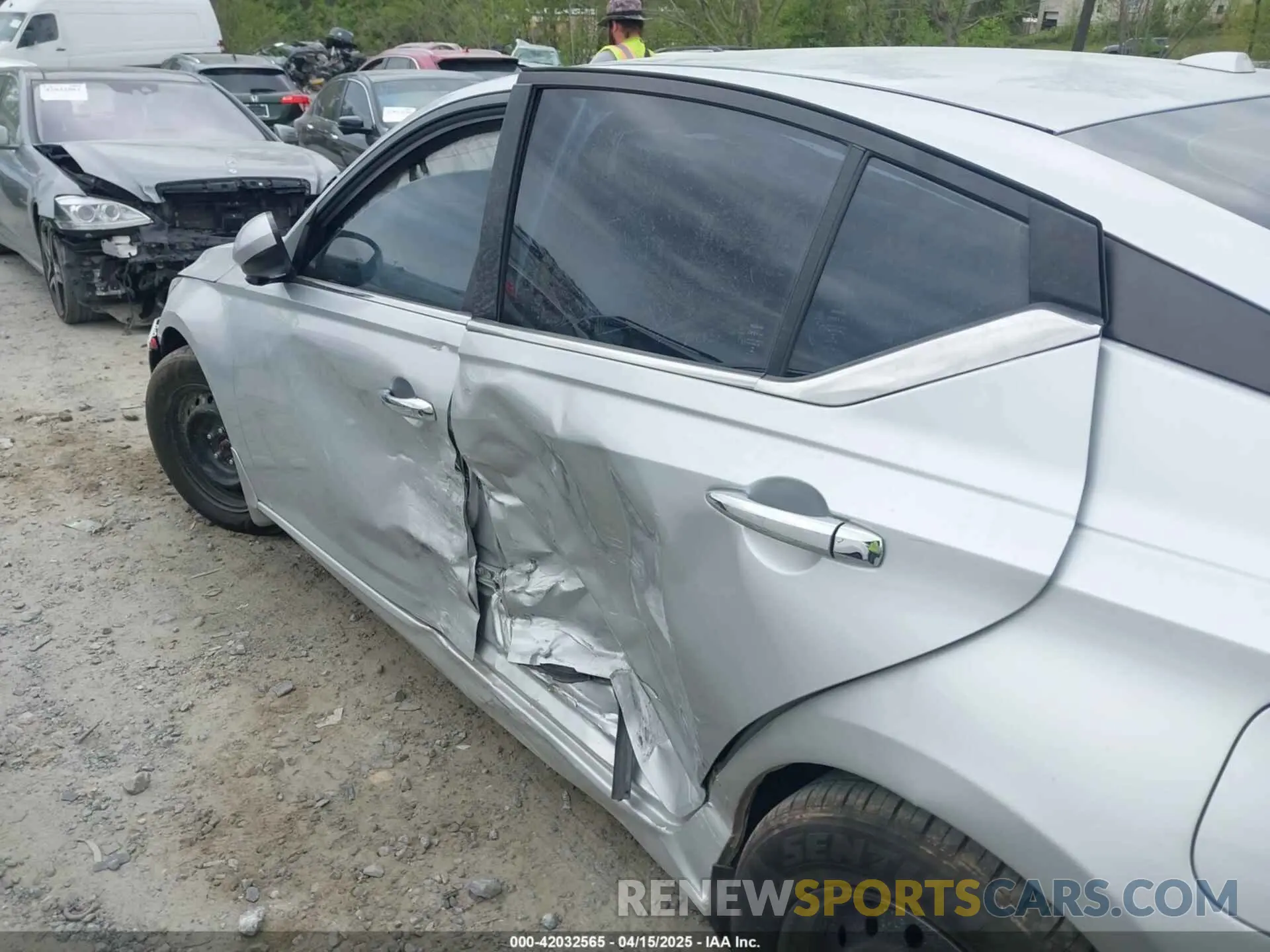 6 Photograph of a damaged car 1N4BL4BV8LC123487 NISSAN ALTIMA 2020