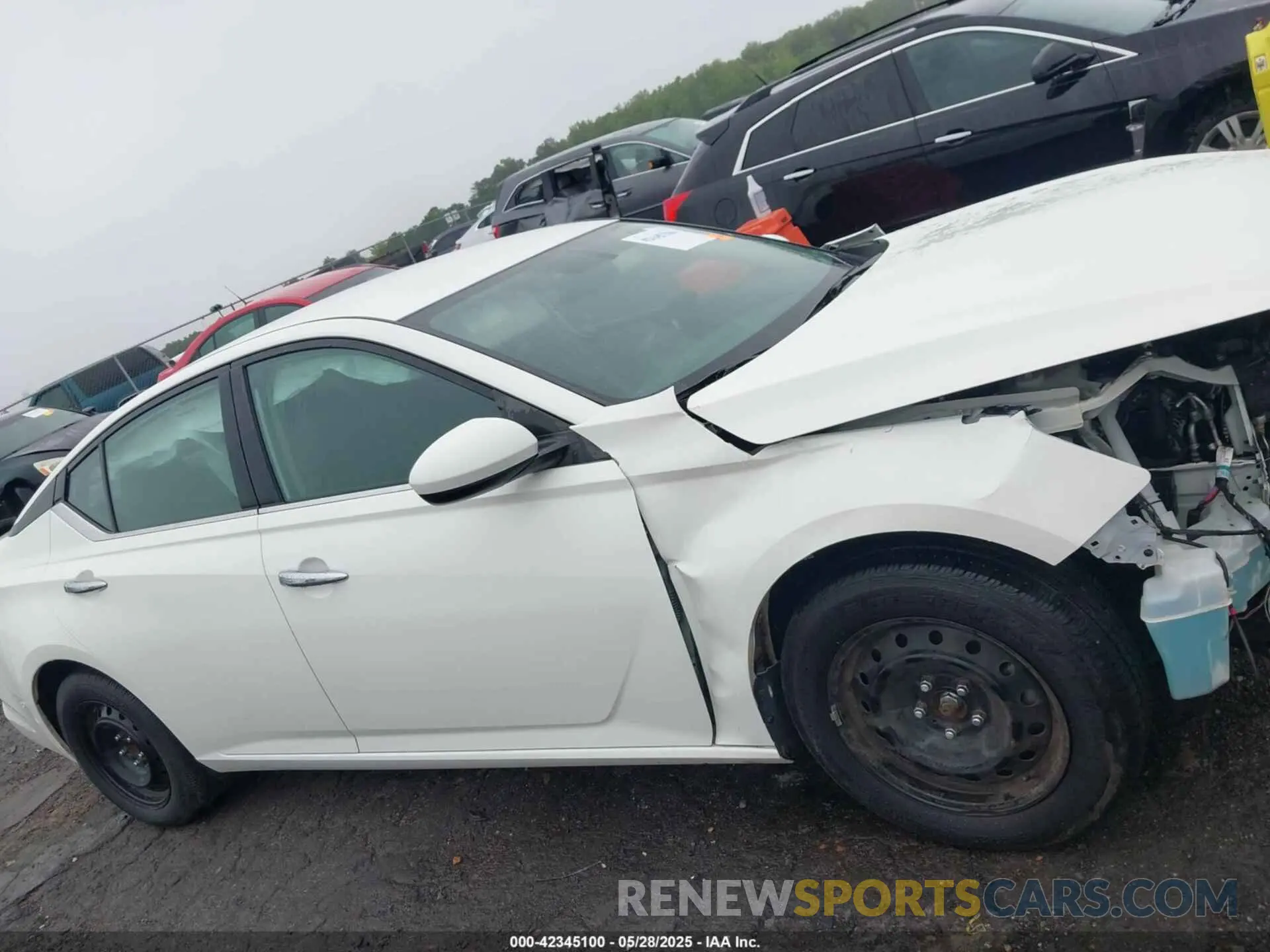 13 Photograph of a damaged car 1N4BL4BV8LC125000 NISSAN ALTIMA 2020