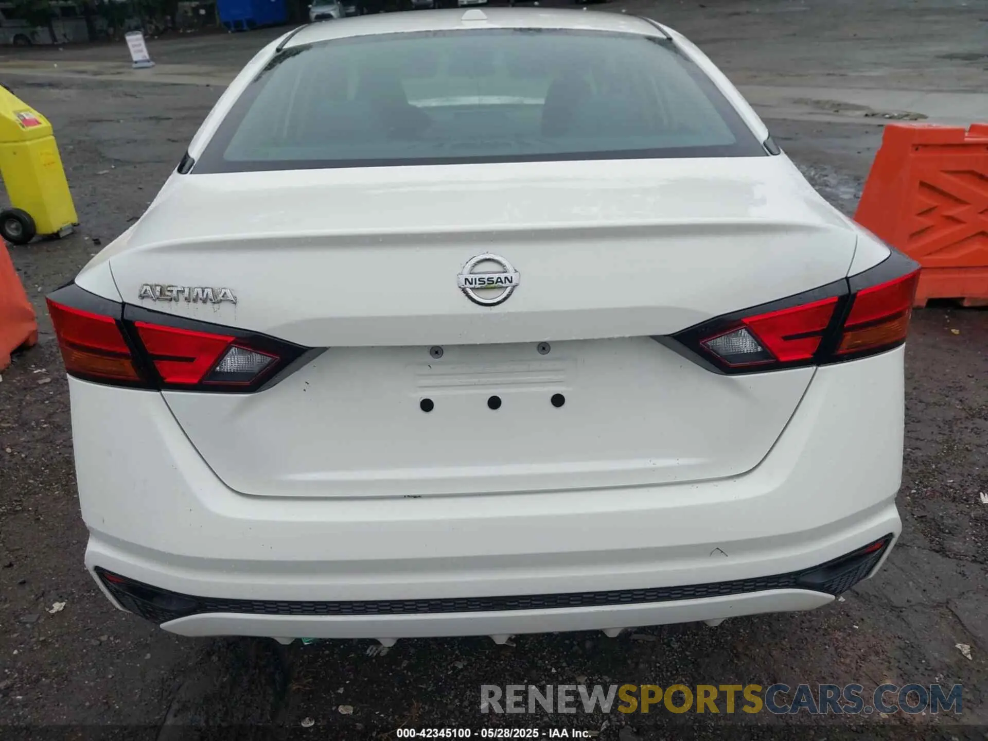 16 Photograph of a damaged car 1N4BL4BV8LC125000 NISSAN ALTIMA 2020