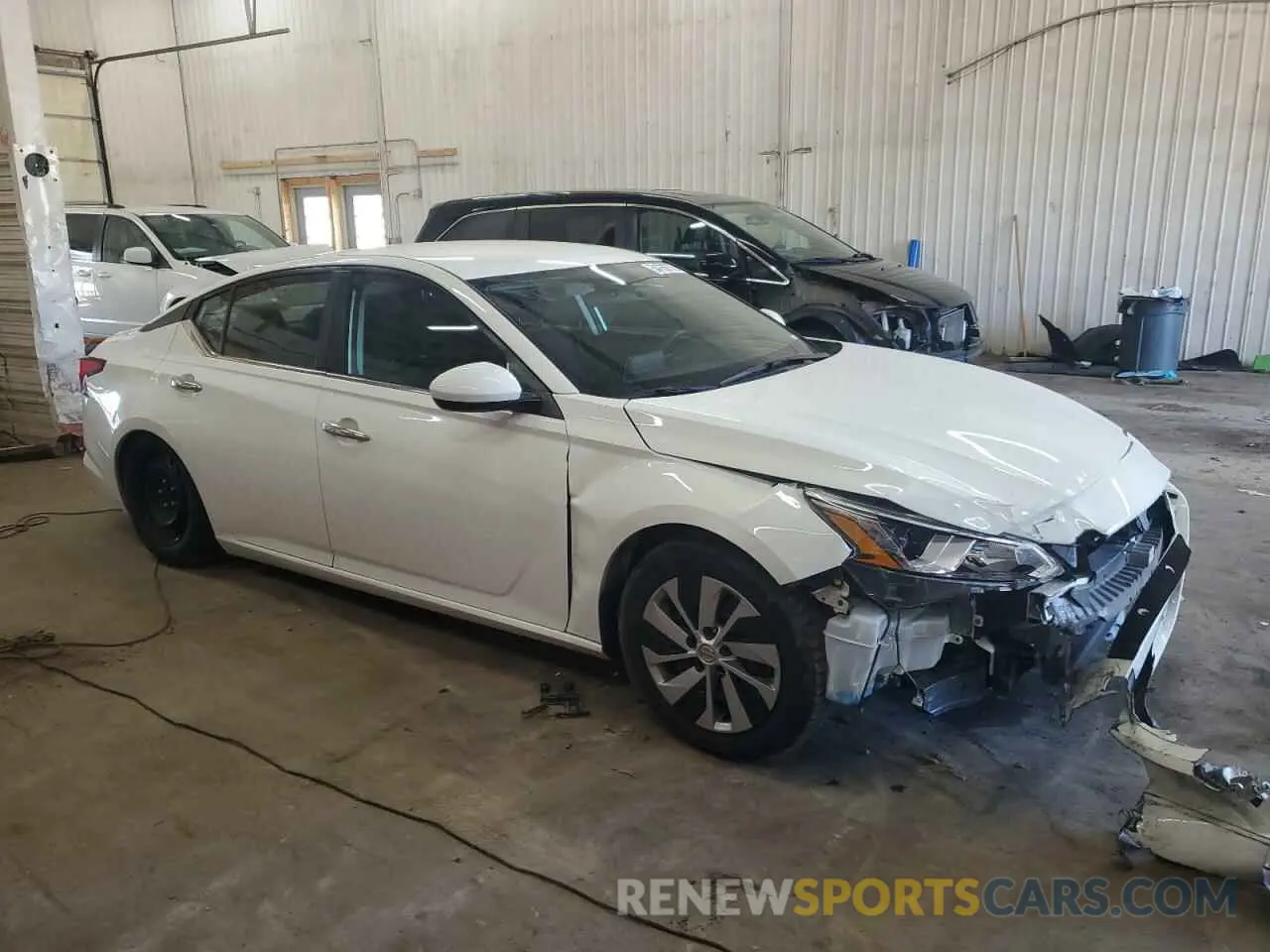 4 Photograph of a damaged car 1N4BL4BV8LC135204 NISSAN ALTIMA 2020