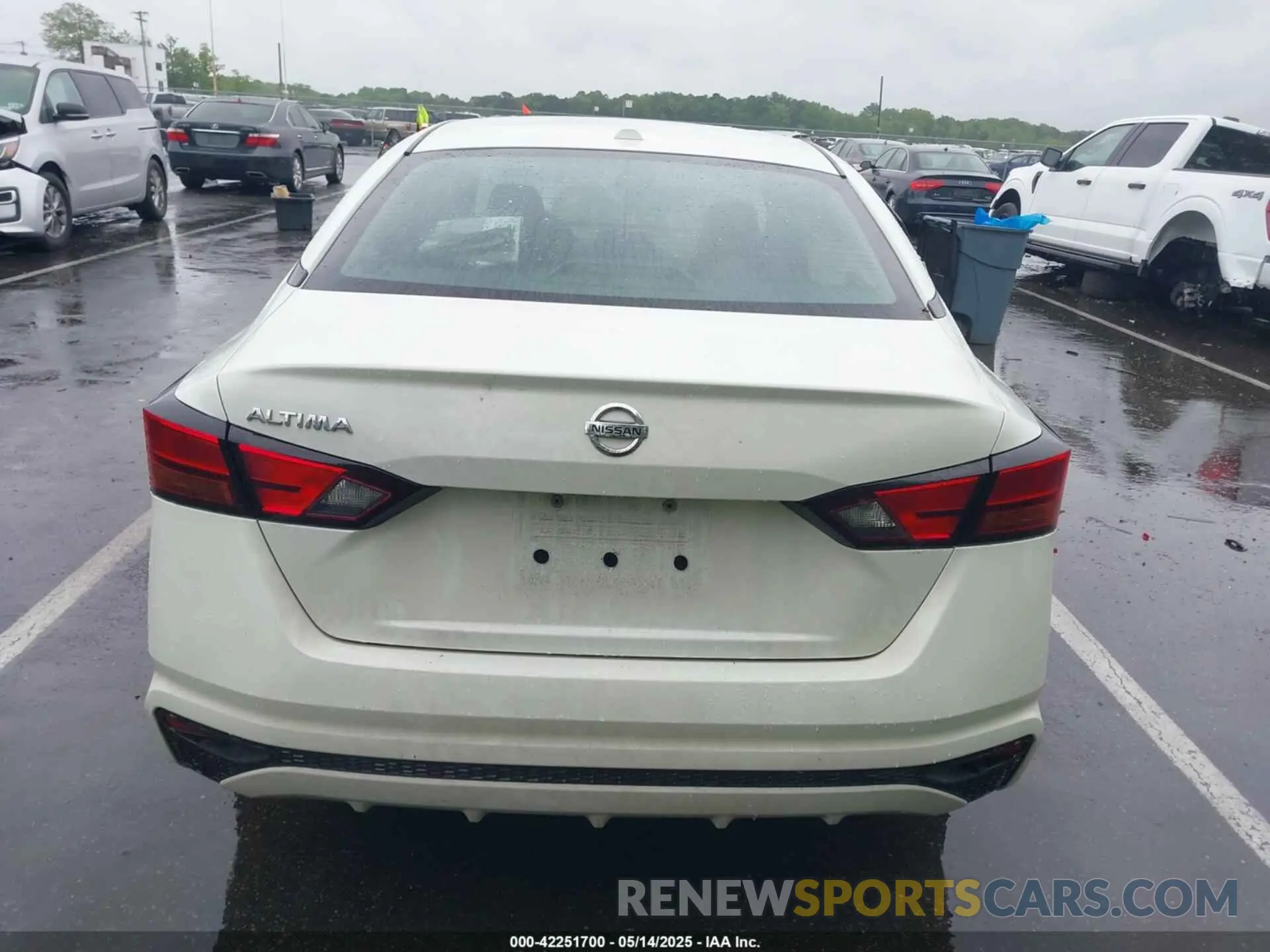 16 Photograph of a damaged car 1N4BL4BV8LC135803 NISSAN ALTIMA 2020