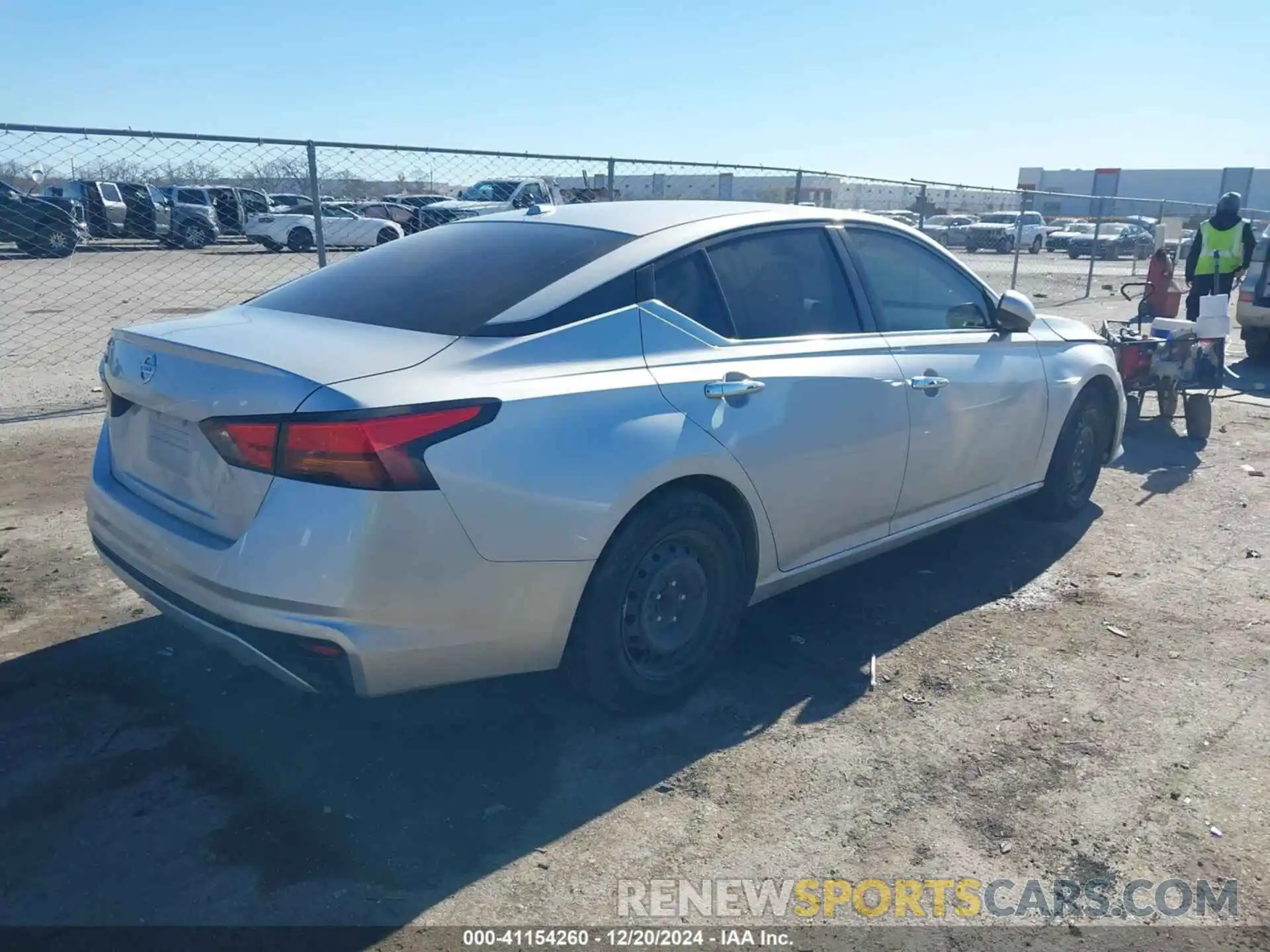 4 Photograph of a damaged car 1N4BL4BV8LC139480 NISSAN ALTIMA 2020