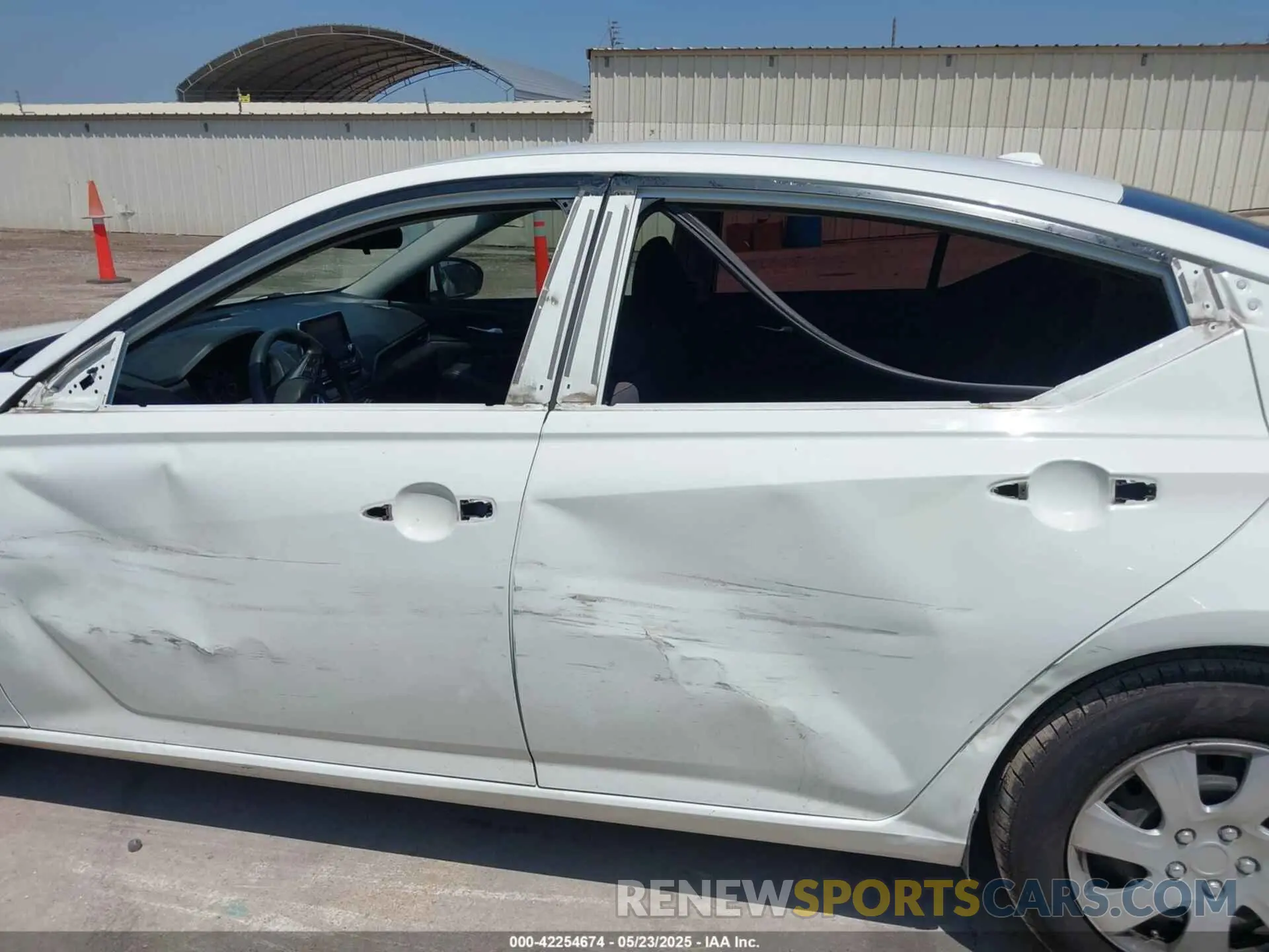 15 Photograph of a damaged car 1N4BL4BV8LC142461 NISSAN ALTIMA 2020