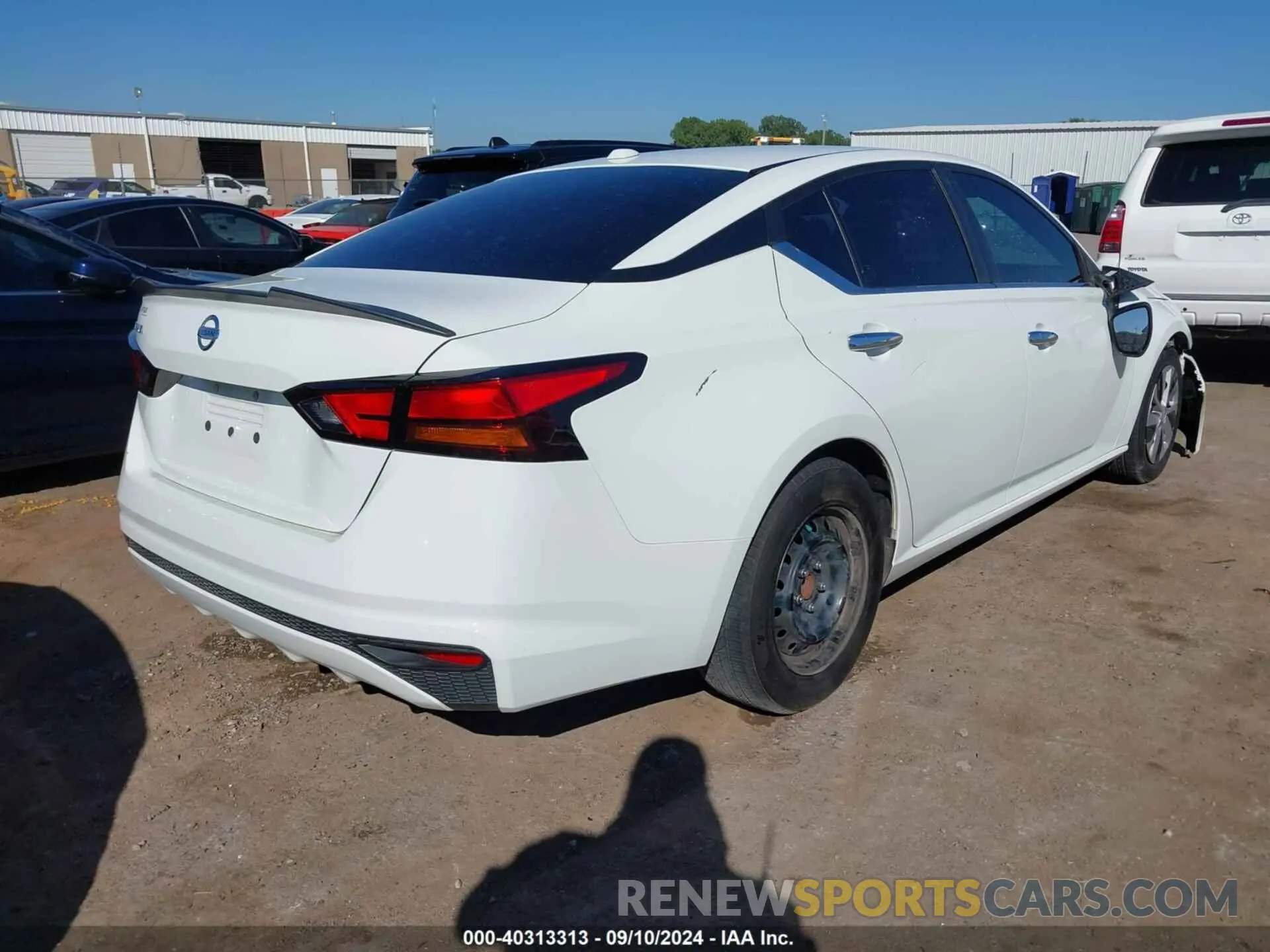 4 Photograph of a damaged car 1N4BL4BV8LC174830 NISSAN ALTIMA 2020