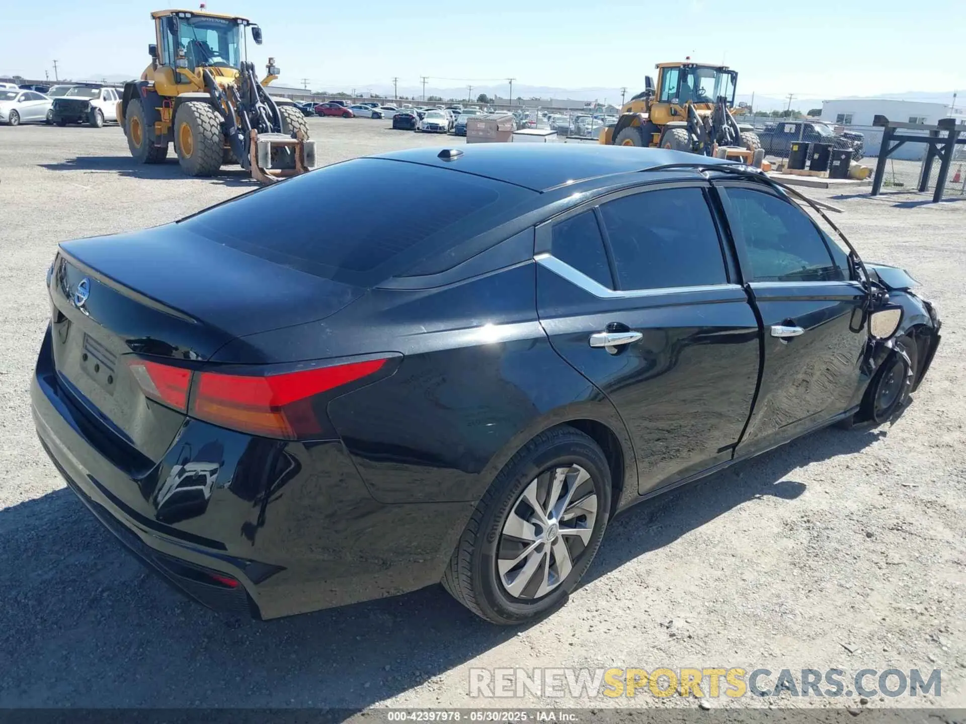 4 Photograph of a damaged car 1N4BL4BV8LC190235 NISSAN ALTIMA 2020